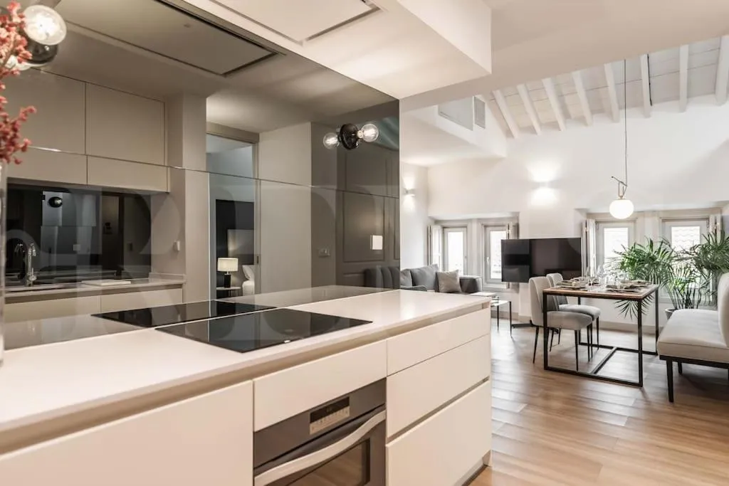 Penthouse suite with rooftop in the heart of Malaga by REMS