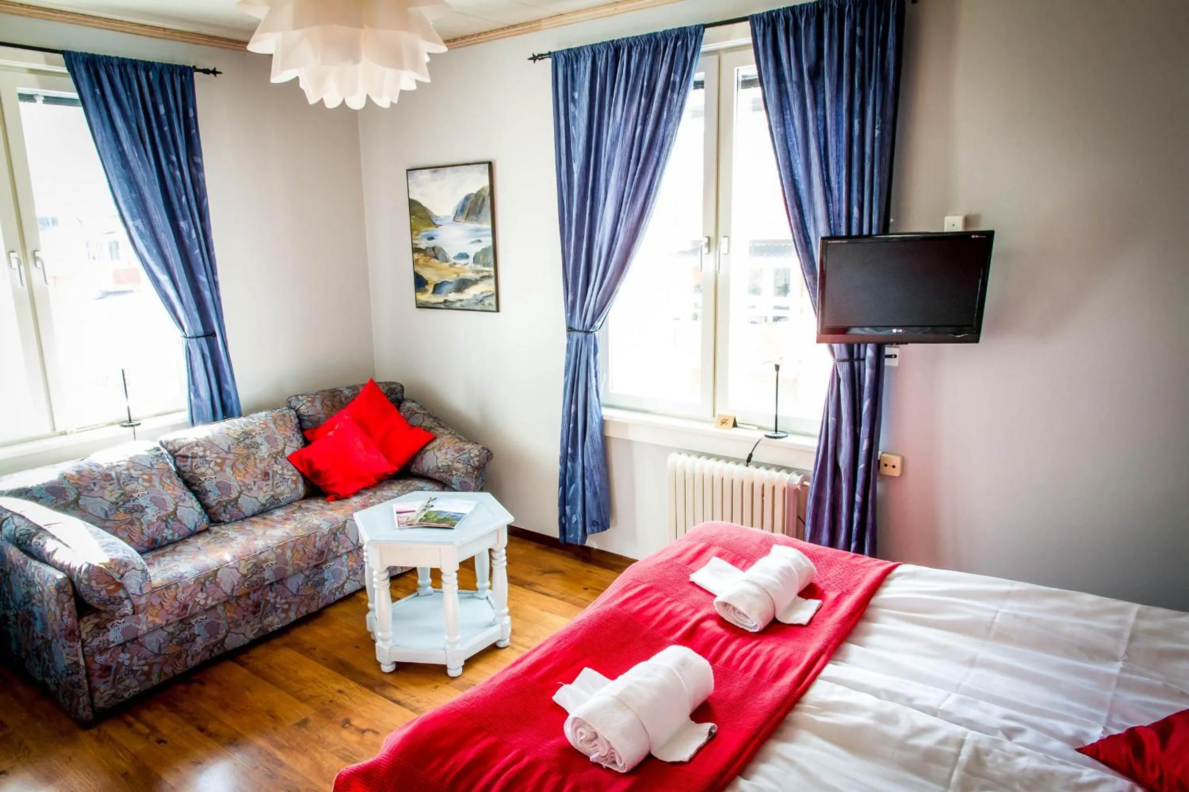 Bathroom, Bed in Park Hotell