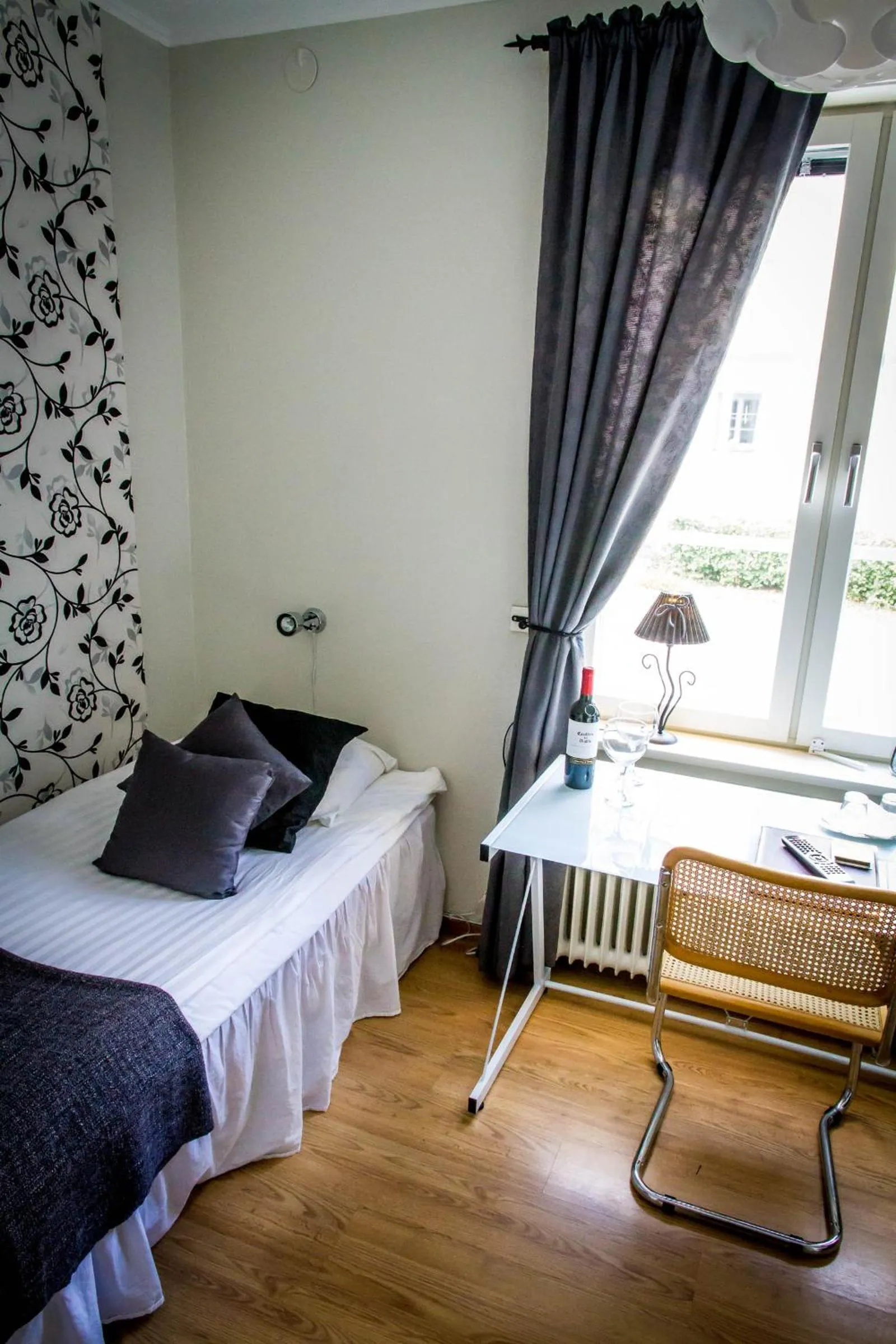 Bathroom, Bed in Park Hotell