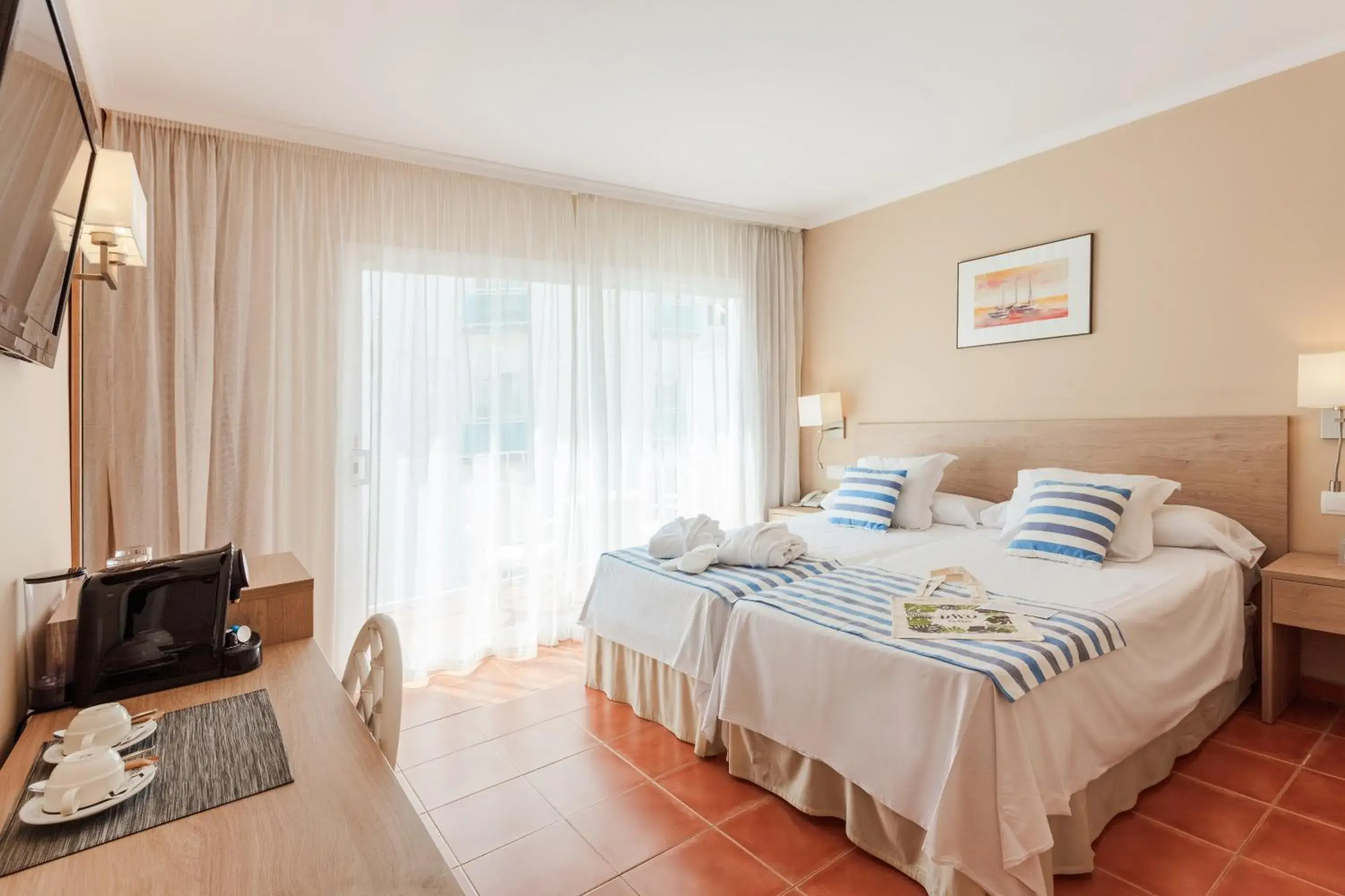 Bedroom, Bed in DWO Les Palmeres Bedroom, Bed in DWO Les Palmeres