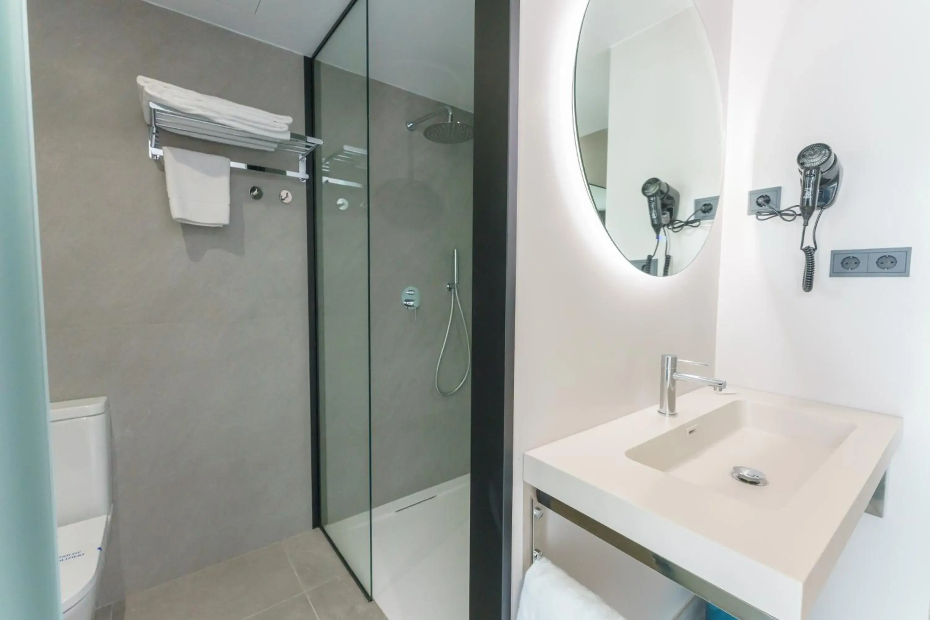 Bathroom in DWO Les Palmeres Bathroom in DWO Les Palmeres