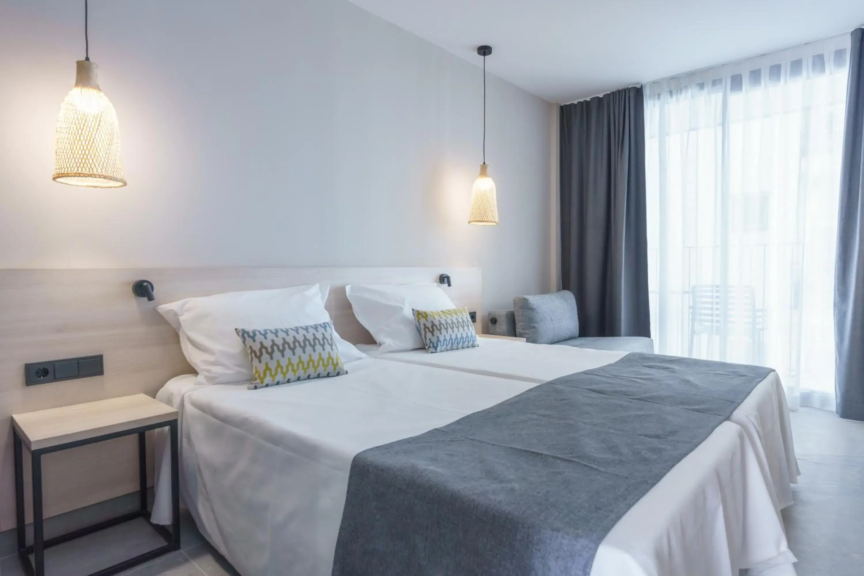 Bedroom, Bed in DWO Les Palmeres Bedroom, Bed in DWO Les Palmeres