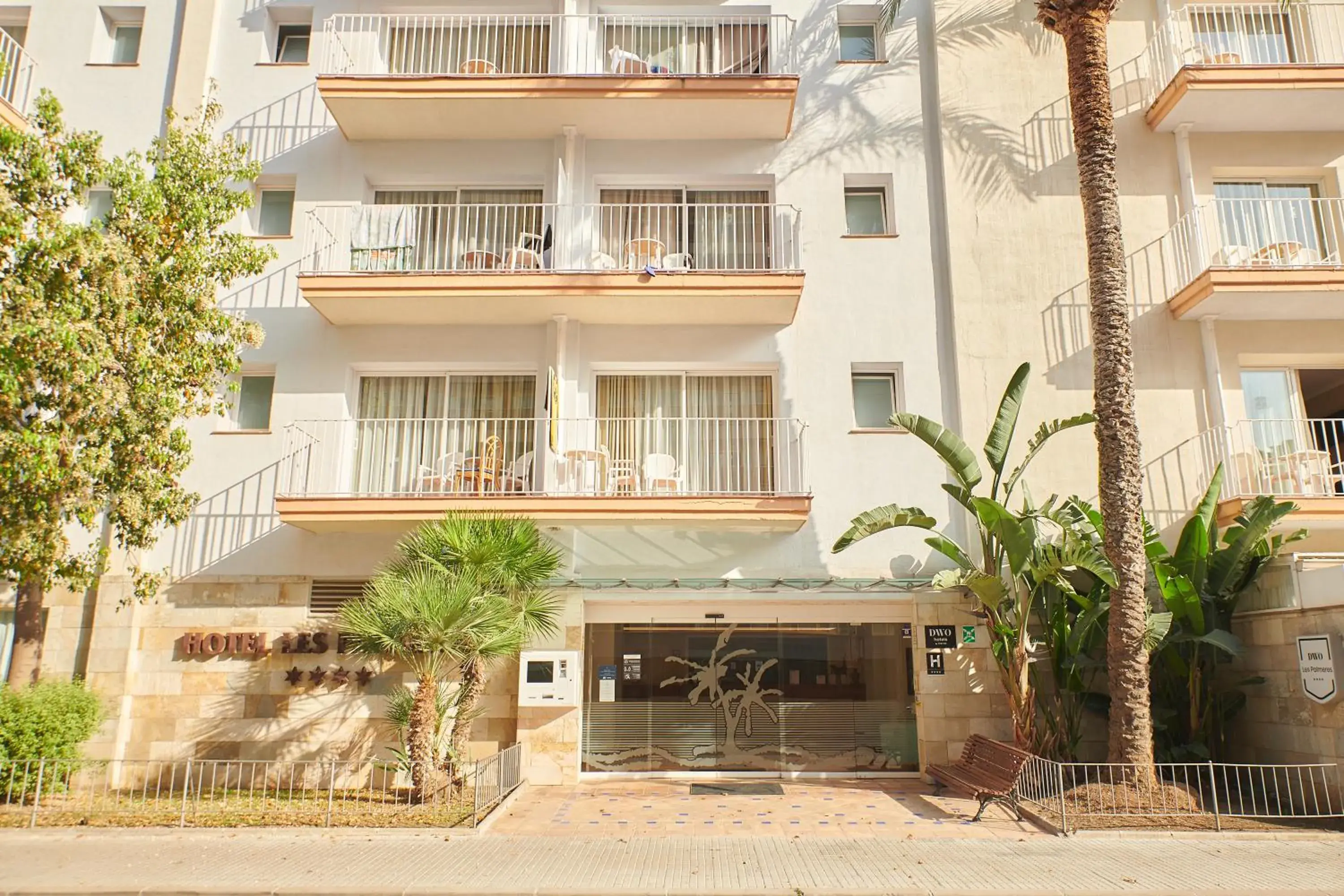 Facade/entrance in DWO Les Palmeres Facade/entrance in DWO Les Palmeres