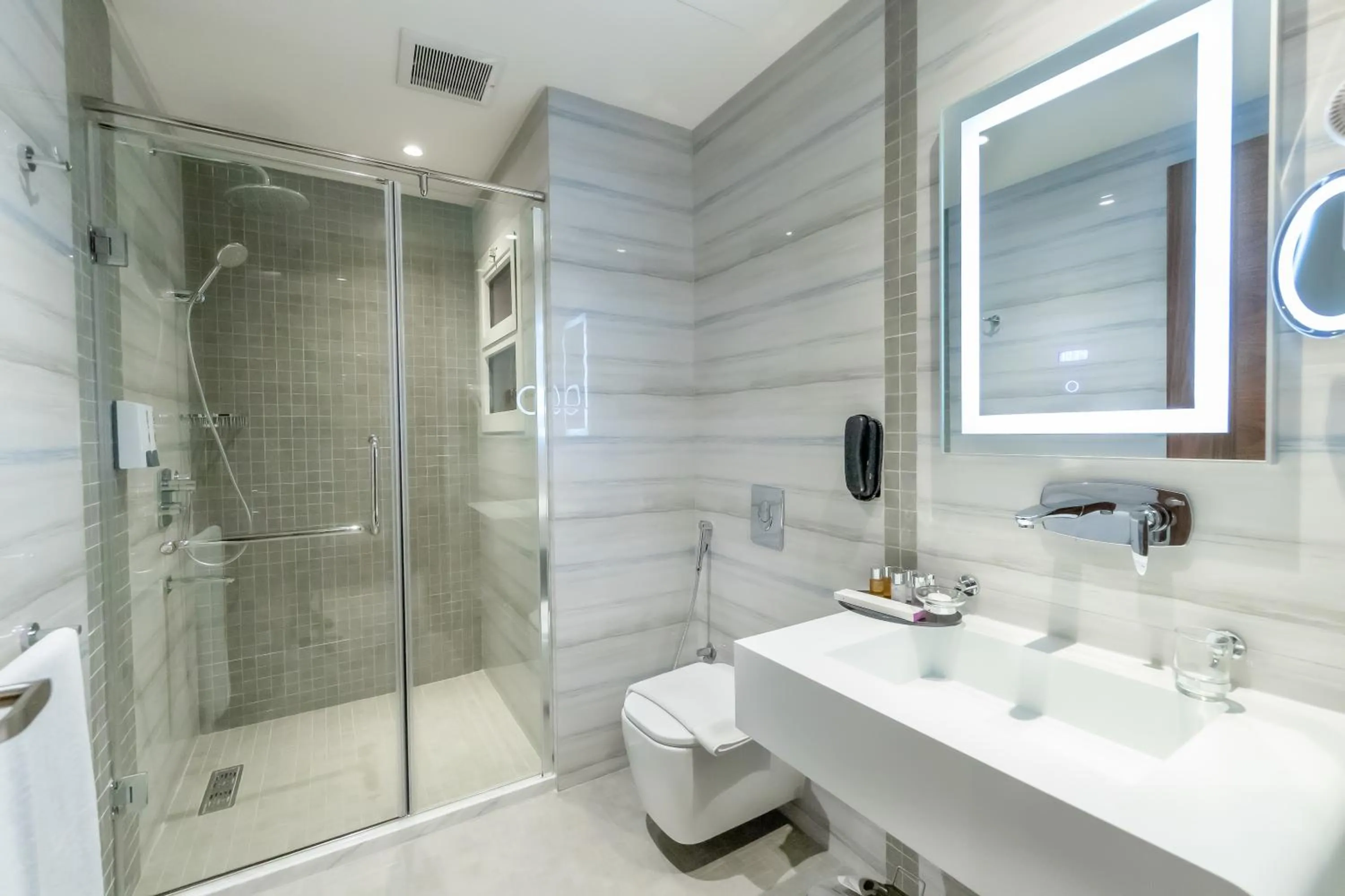 Shower in Boudl Al Sulimanyah