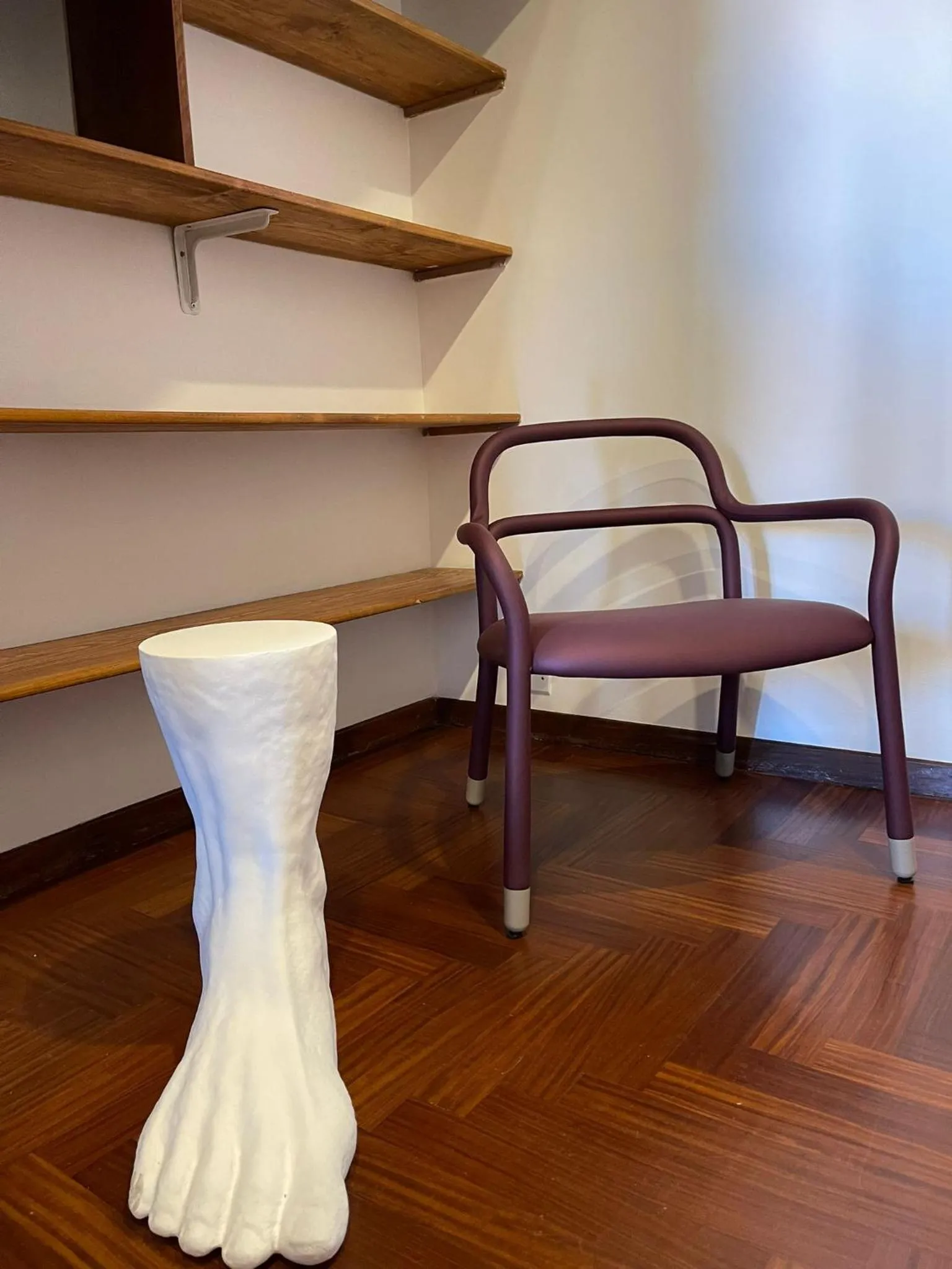 Communal lounge/ TV room in LUCIANO MONTI APARTMENT