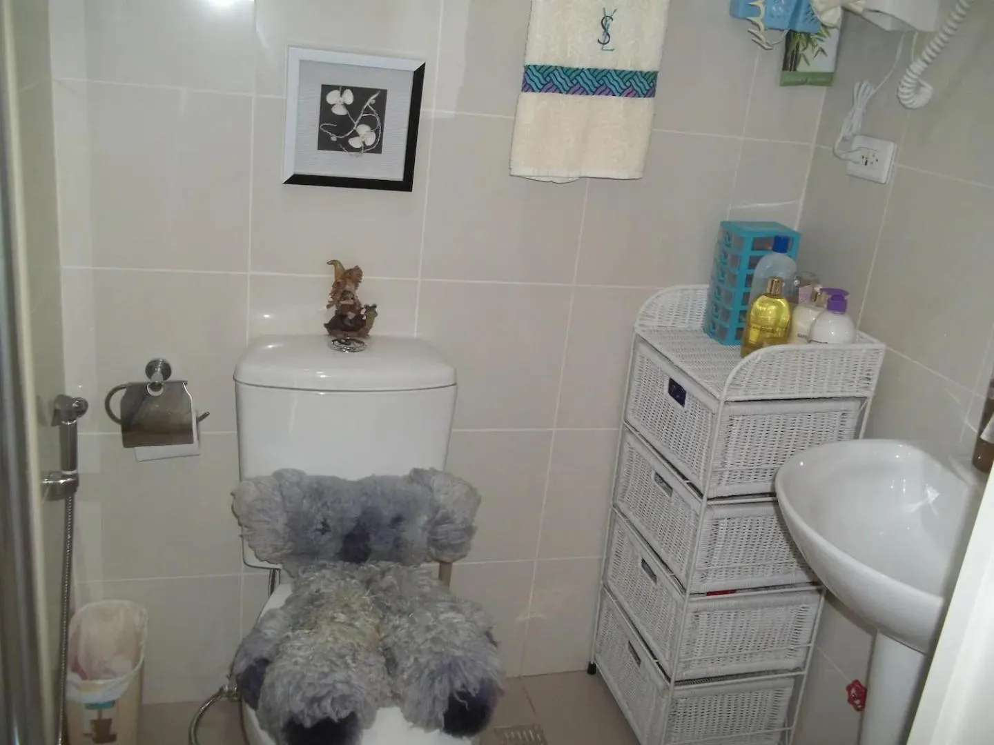 Staycation at Tagaytay 1733 Wind Residences with Taal Lake view WIFI and free parking