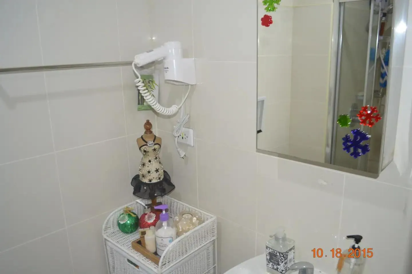 Staycation at Tagaytay 1733 Wind Residences with Taal Lake view WIFI and free parking