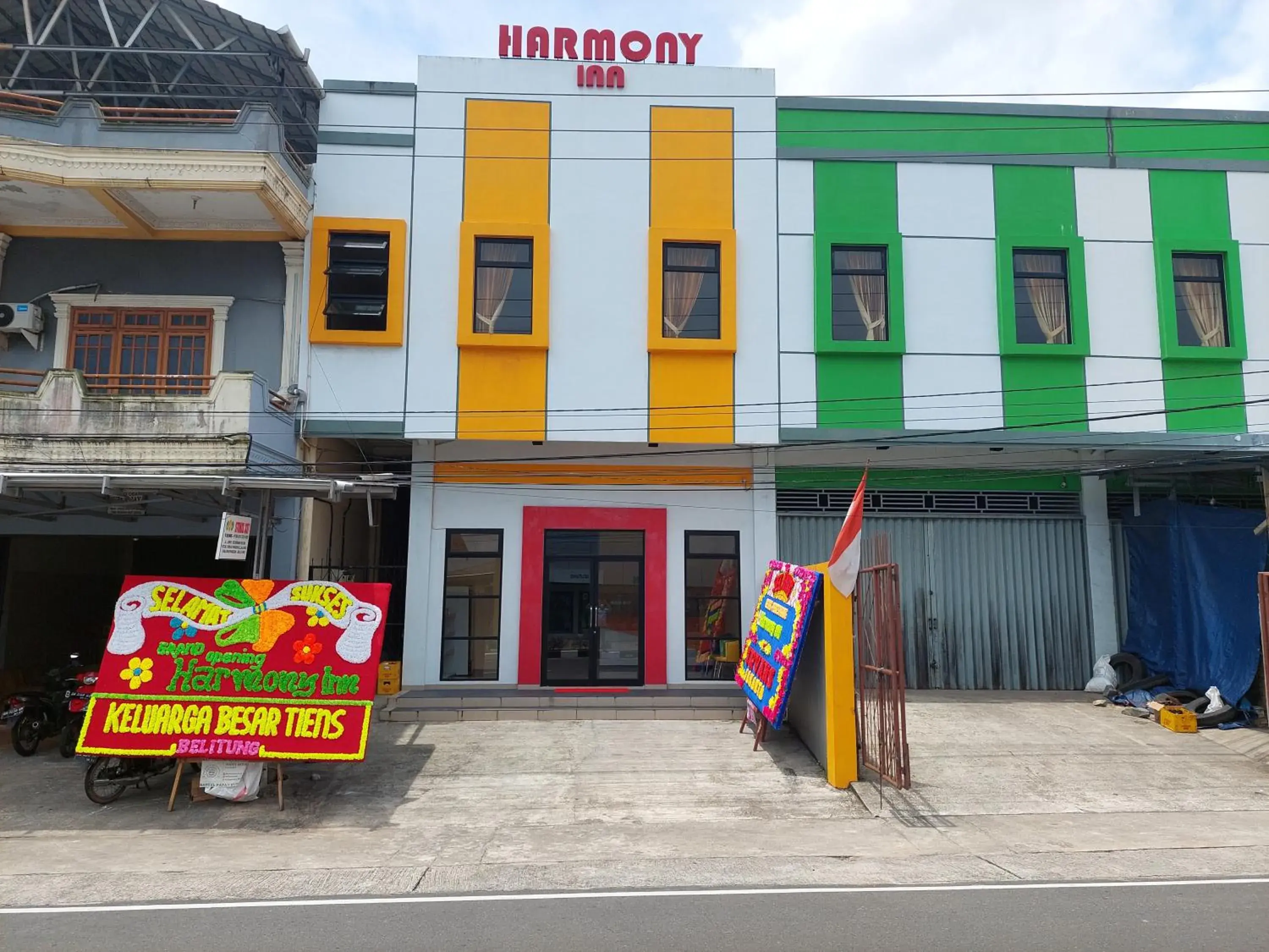 Facade/entrance in Harmony Inn Belitung - City Hotel Facade/entrance in Harmony Inn Belitung - City Hotel