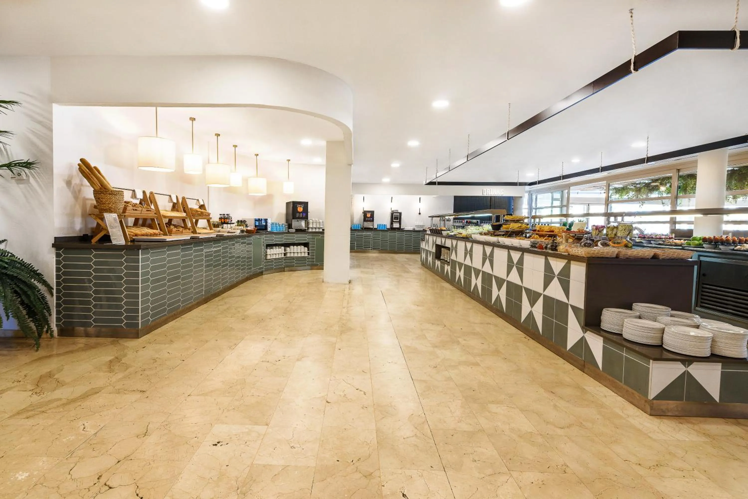 Food in FERGUS Club Palmanova Park