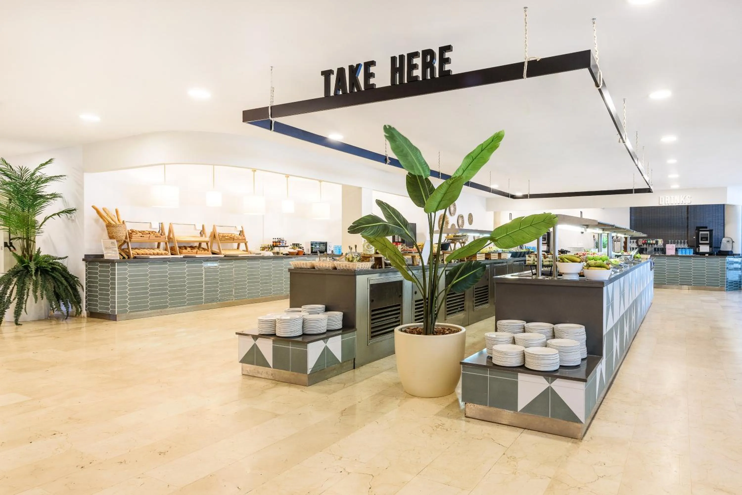 Food in FERGUS Club Palmanova Park