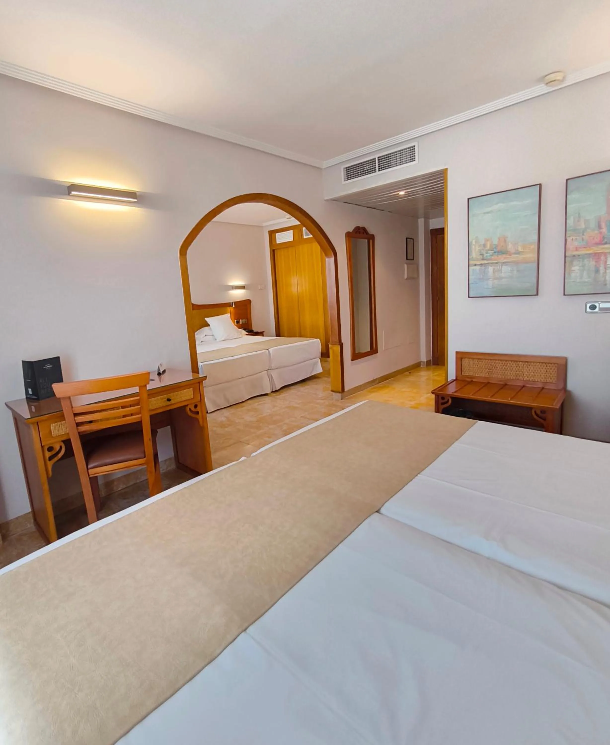 Bedroom, Bed in Hotel La Laguna Spa & Golf