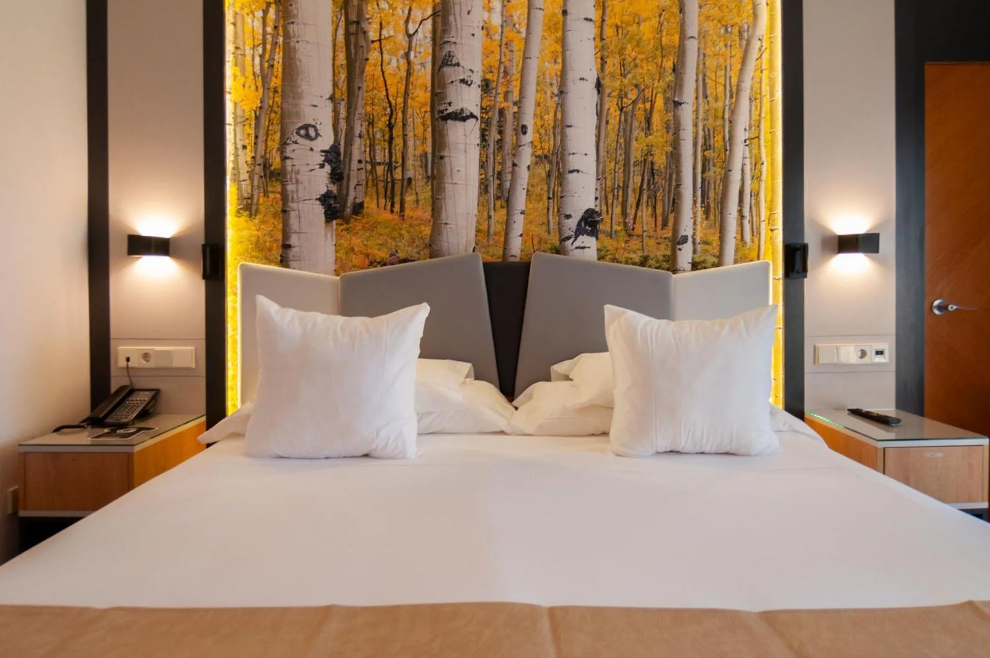 Bedroom, Bed in Hotel La Laguna Spa & Golf