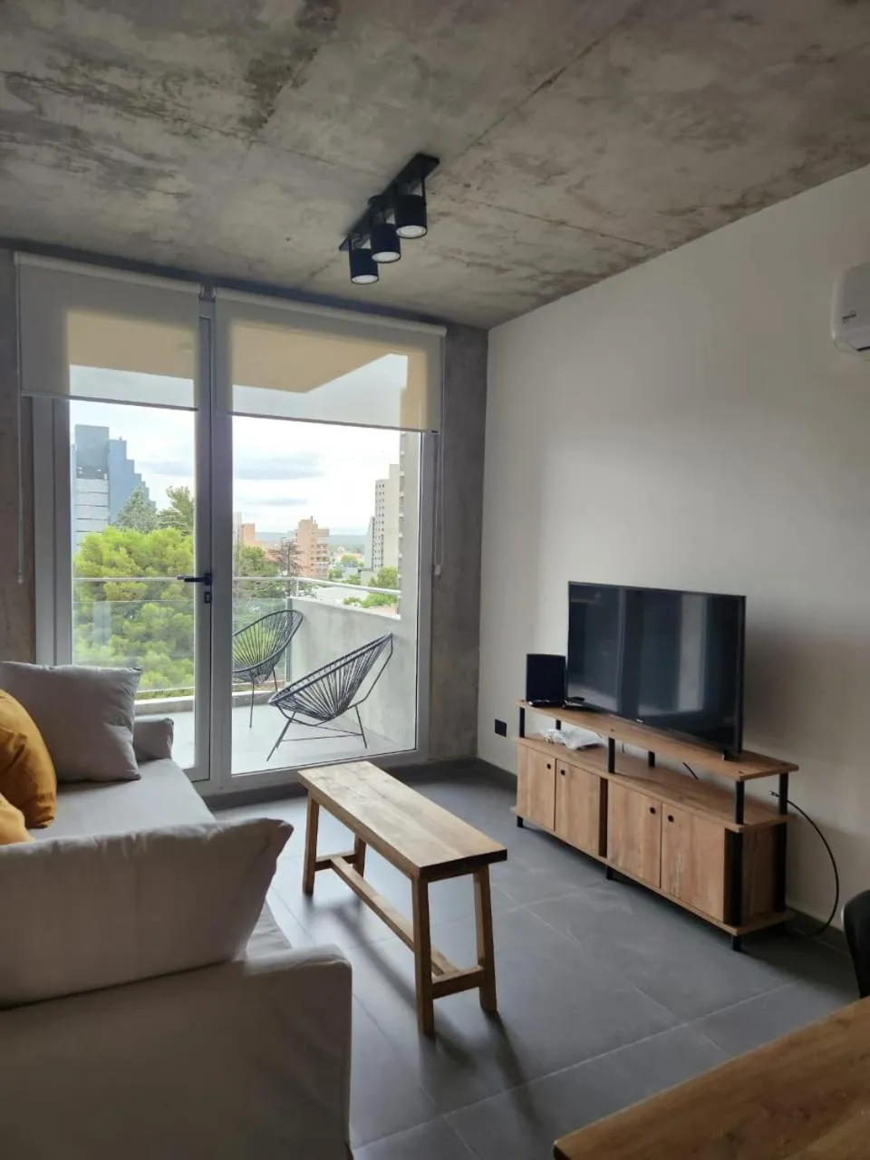 TV and multimedia in Loi Flats Neuquen, Edificio Talero