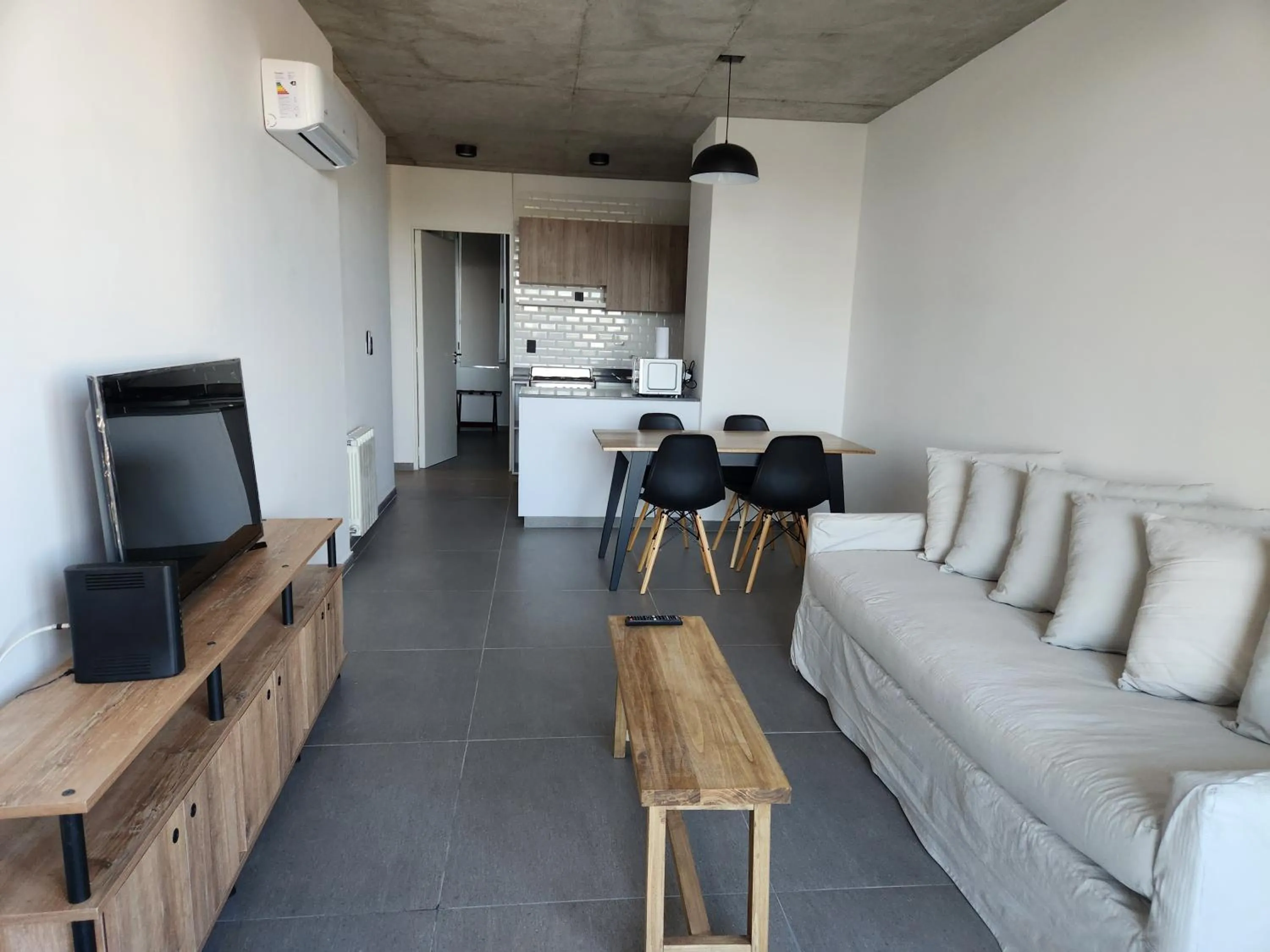 TV and multimedia in Loi Flats Neuquen, Edificio Talero