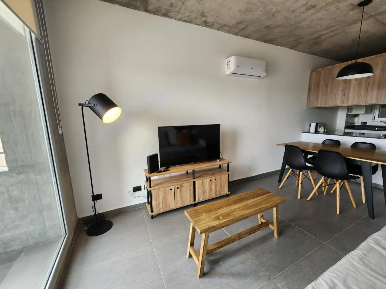 TV and multimedia in Loi Flats Neuquen, Edificio Talero