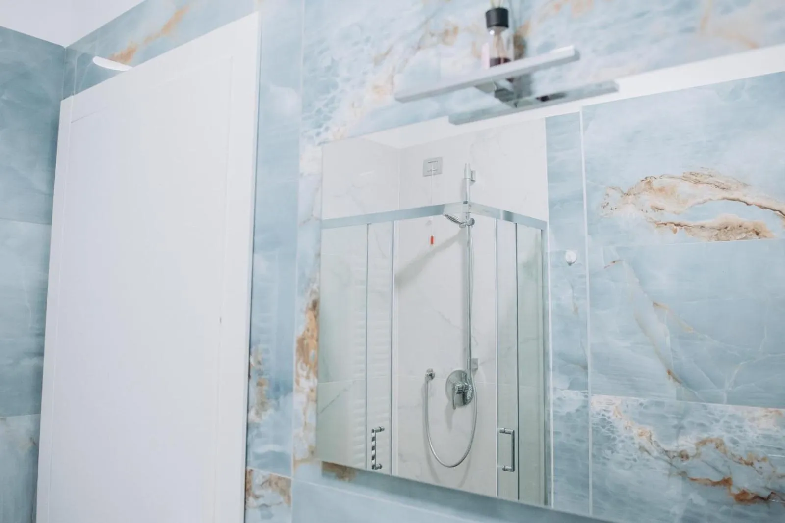 Shower in Hotel Prestige