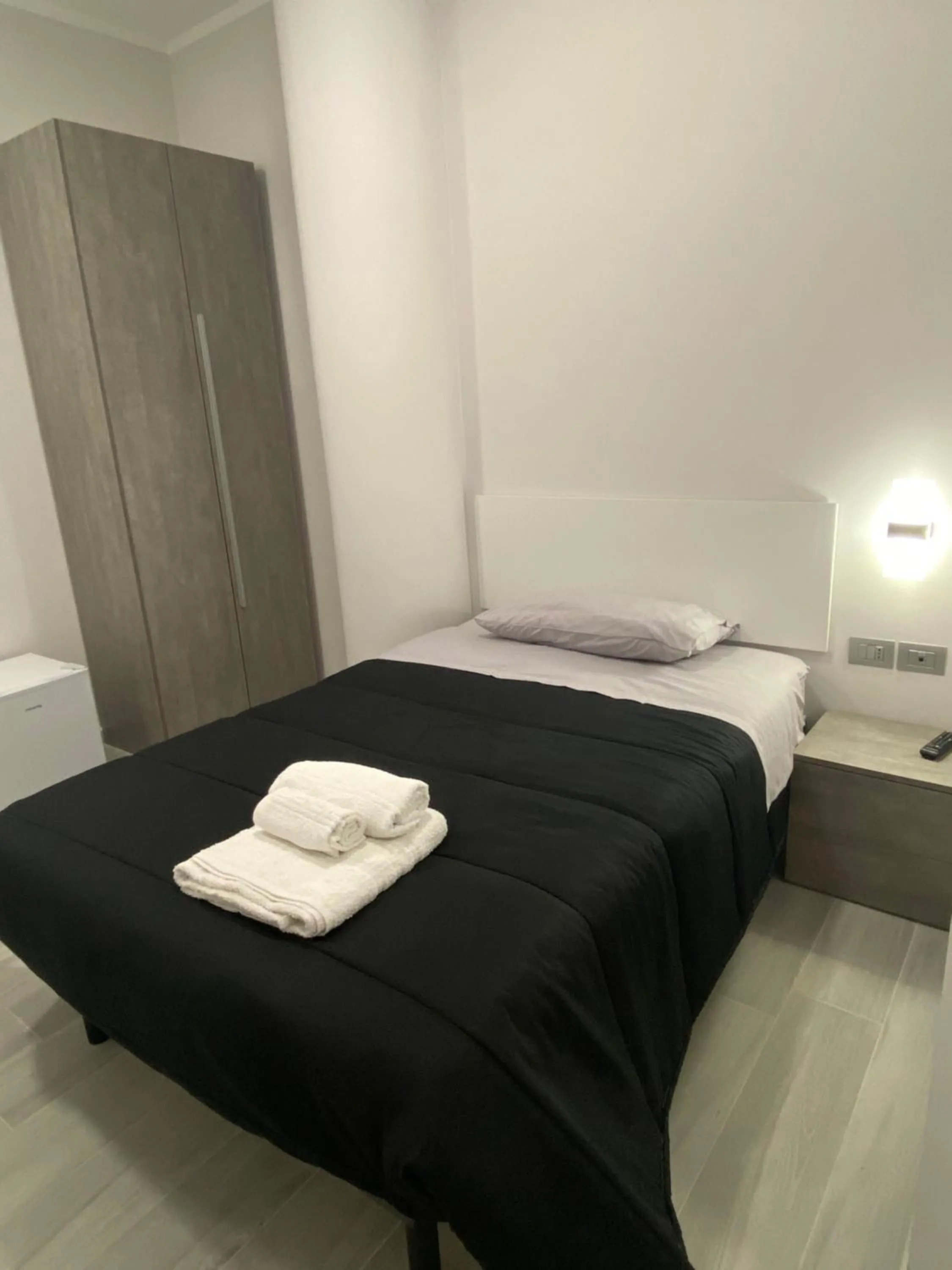 Single Room with Balcony in Hotel Prestige