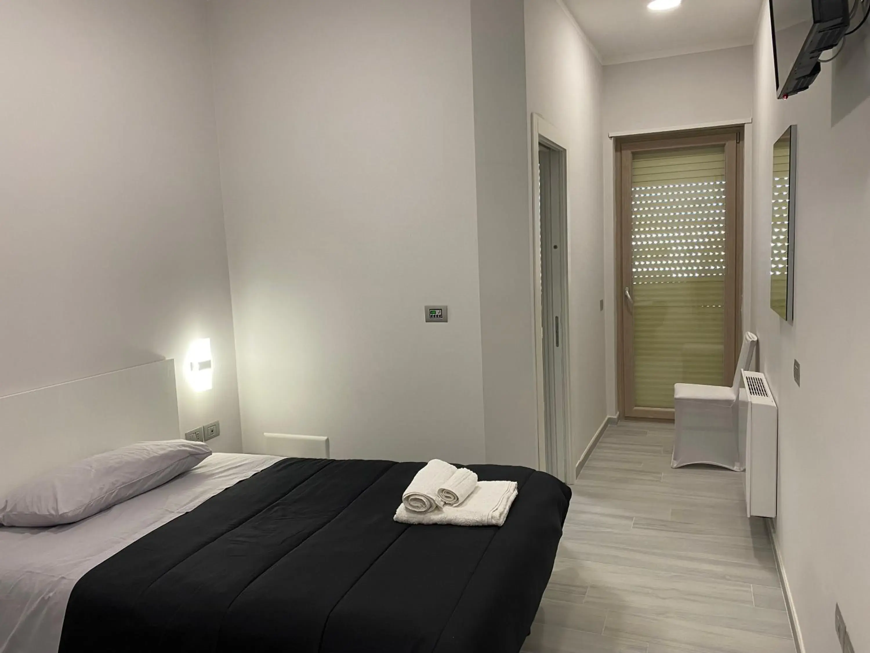 Single Room with Balcony in Hotel Prestige Single Room with Balcony in Hotel Prestige