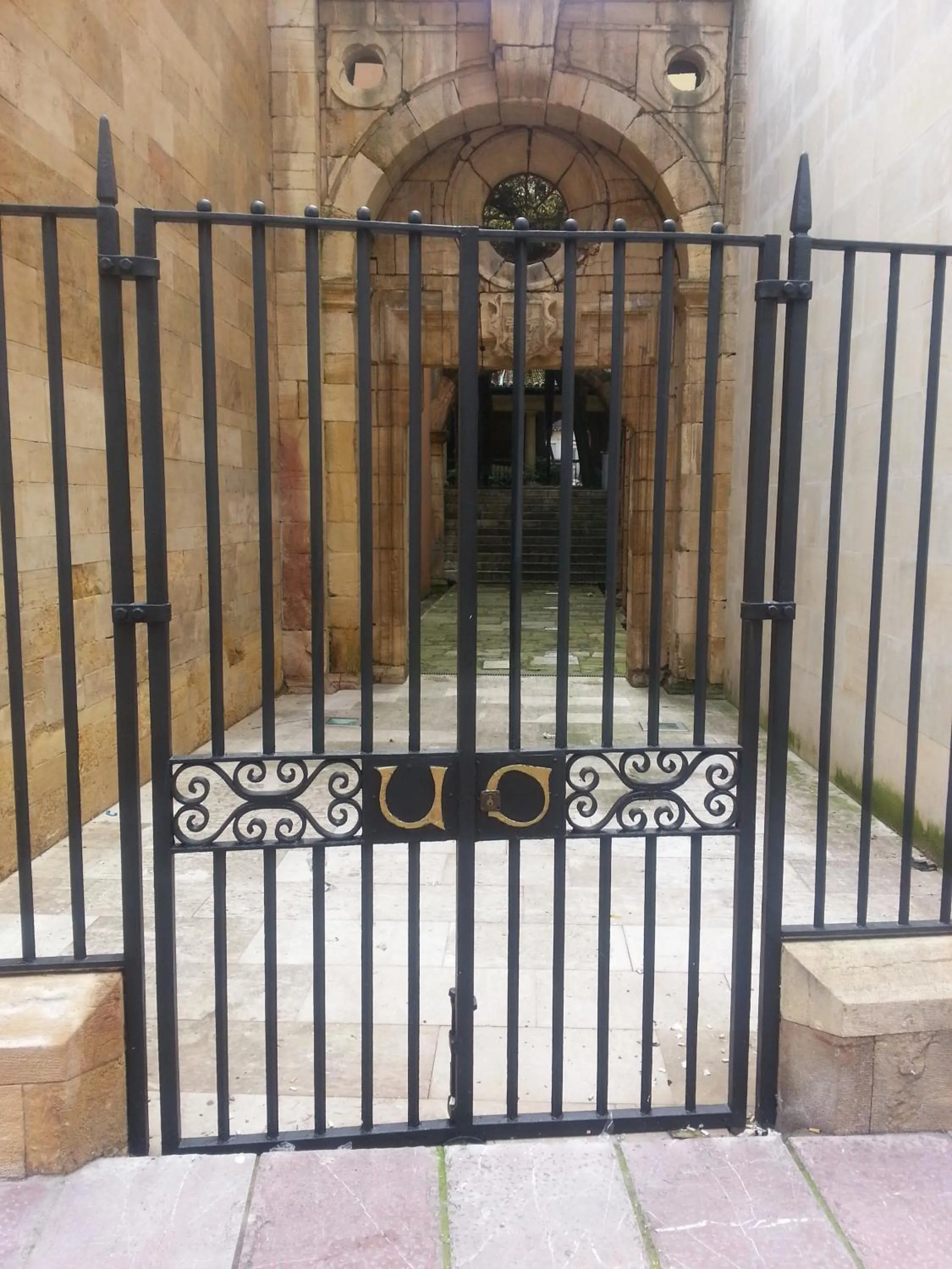 Nearby landmark in Hotel Ovetense