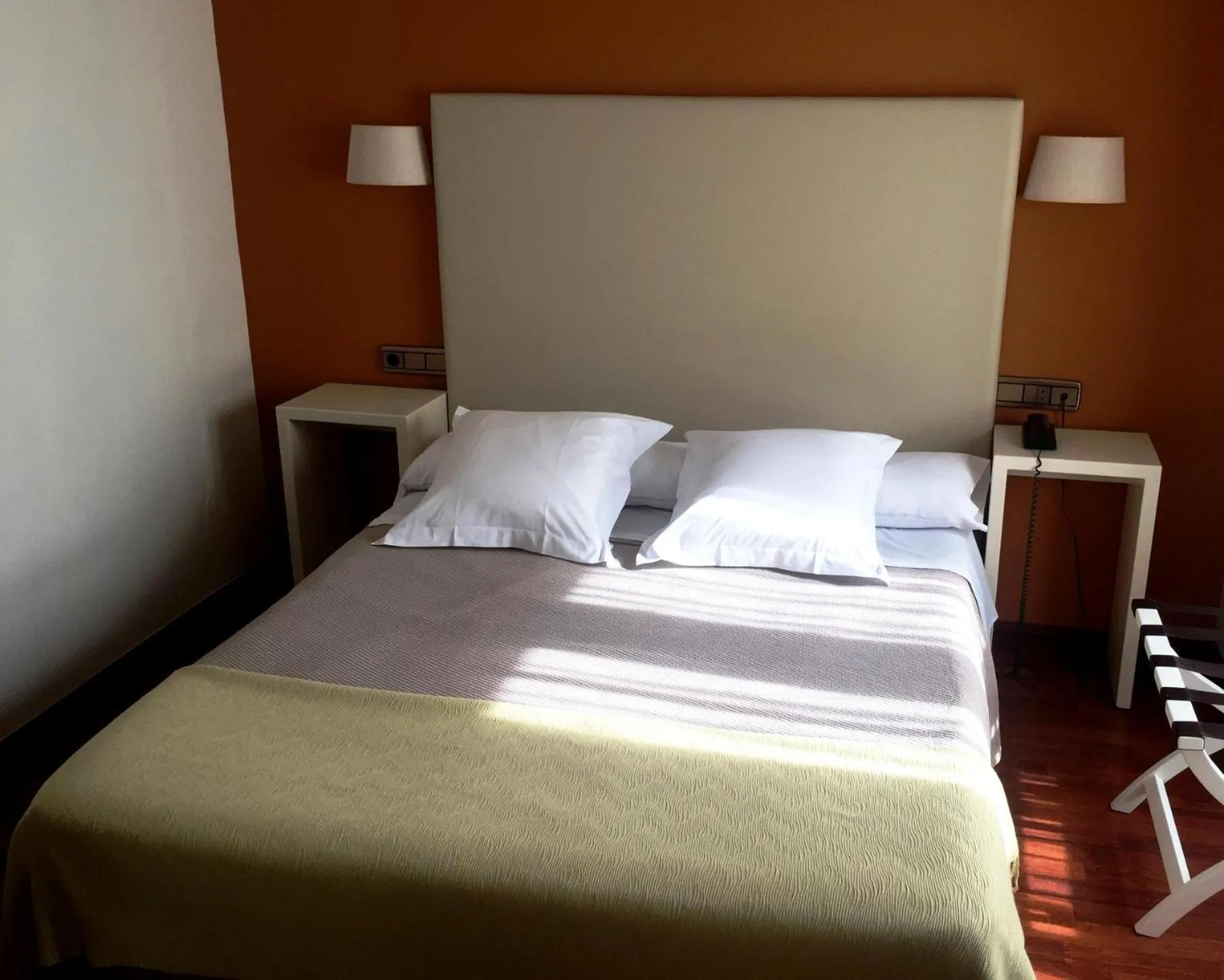 Bedroom, Bed in Hotel Ovetense