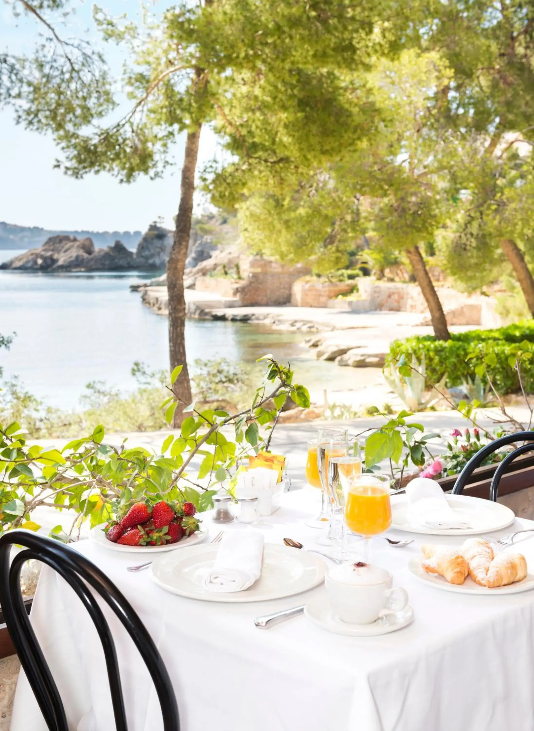 Restaurant/places to eat in Hotel Cala Fornells Restaurant/places to eat in Hotel Cala Fornells