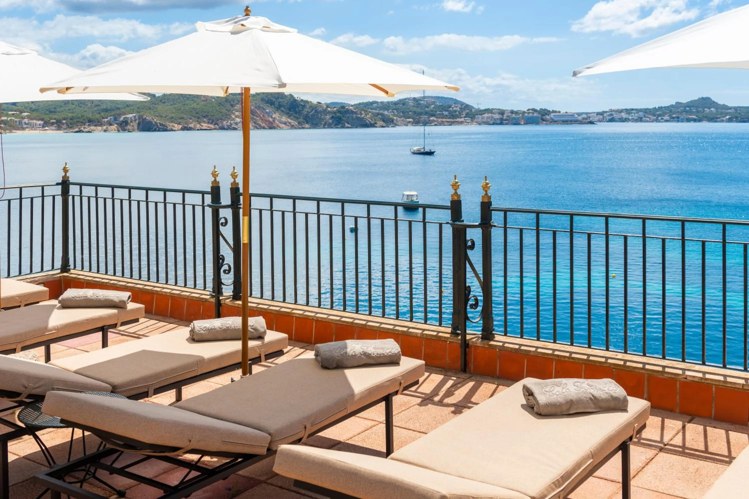 Swimming pool in Hotel Cala Fornells