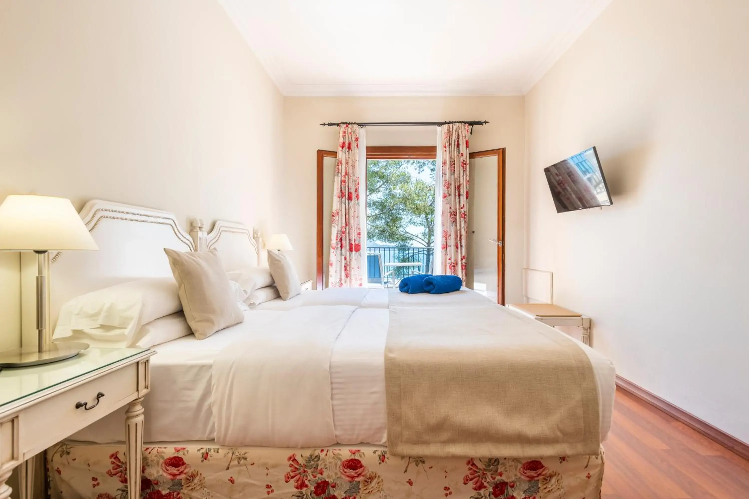 Bedroom, Bed in Hotel Cala Fornells Bedroom, Bed in Hotel Cala Fornells