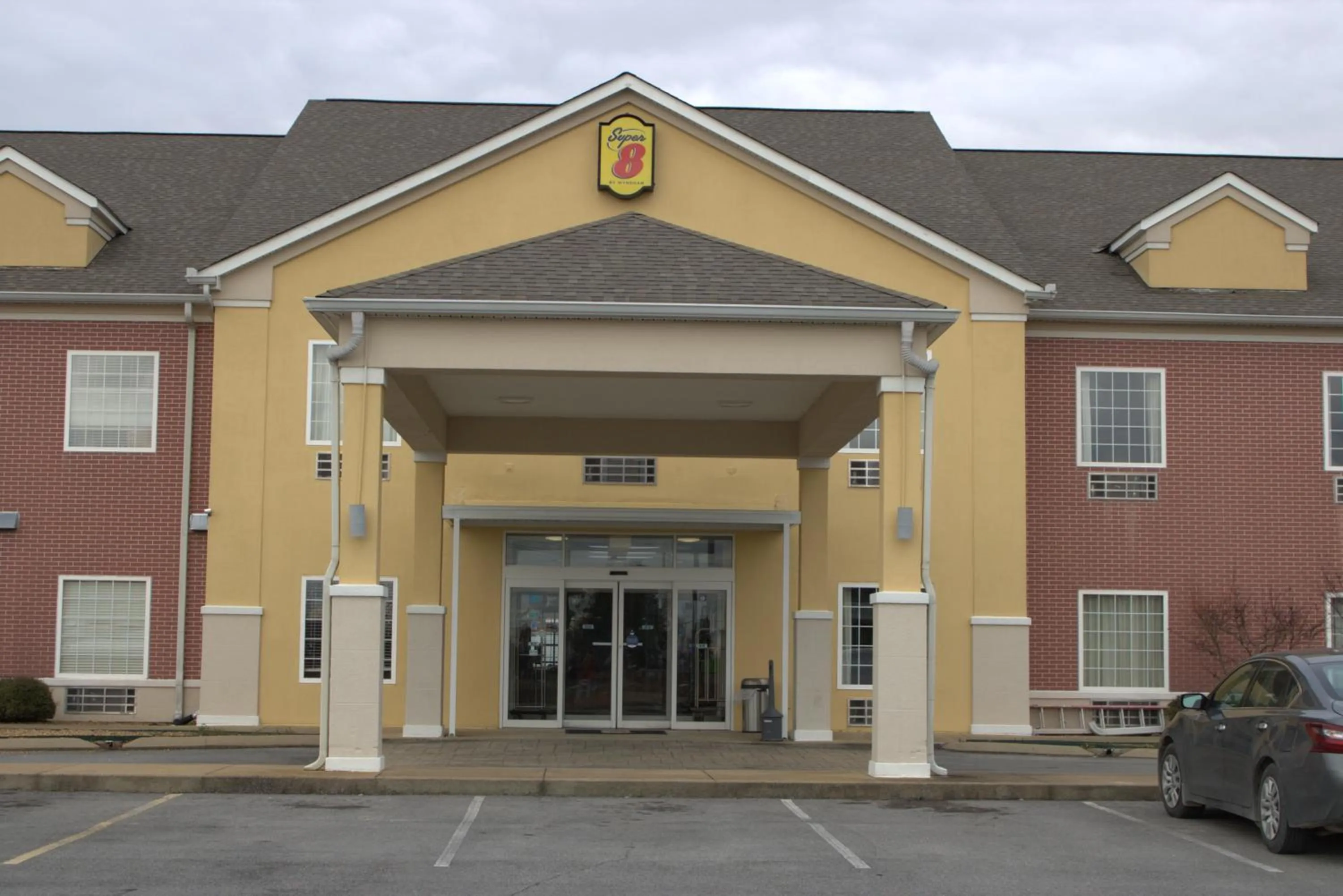 Property building in Super 8 by Wyndham Rainsville