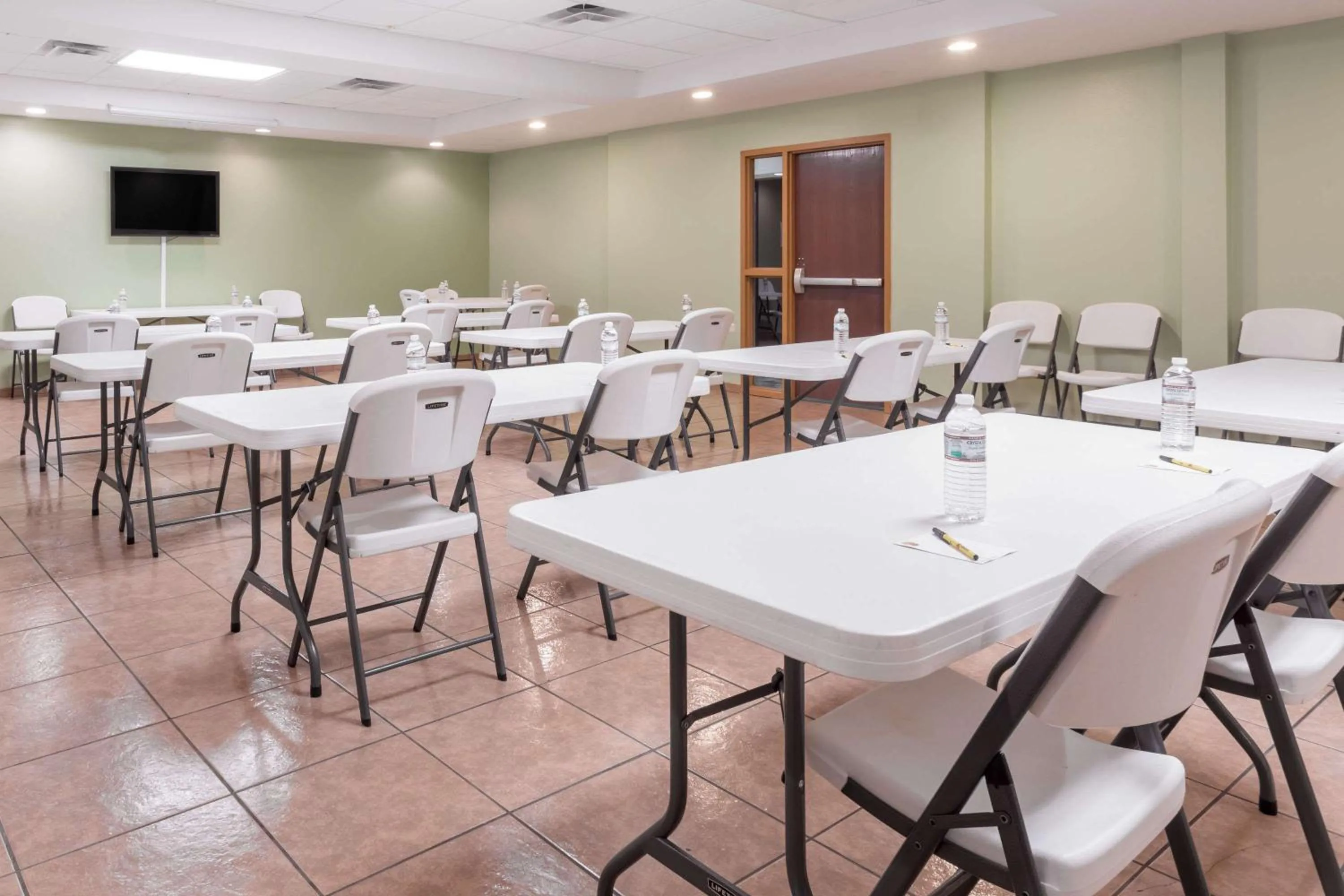 On site in Super 8 by Wyndham Rainsville