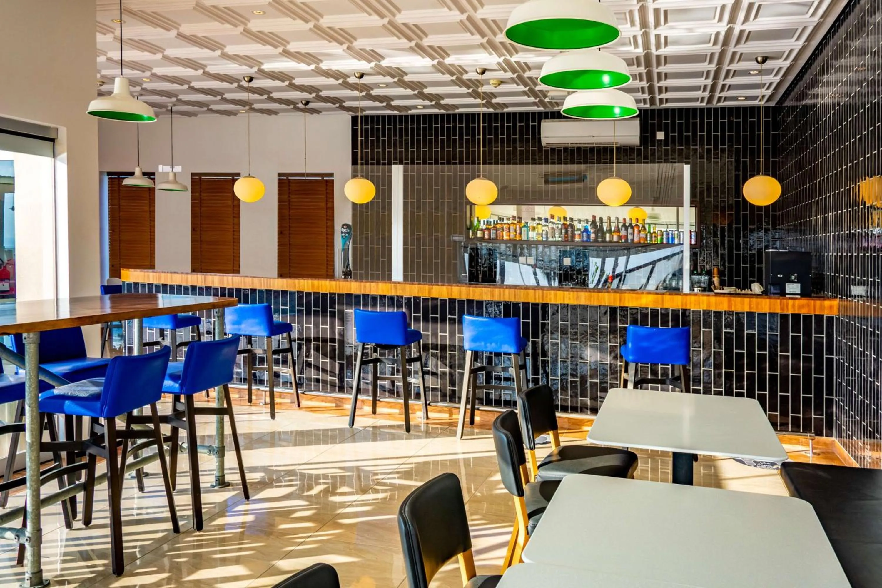 Lounge or bar in Park Inn by Radisson Hotel and Residence Duqm