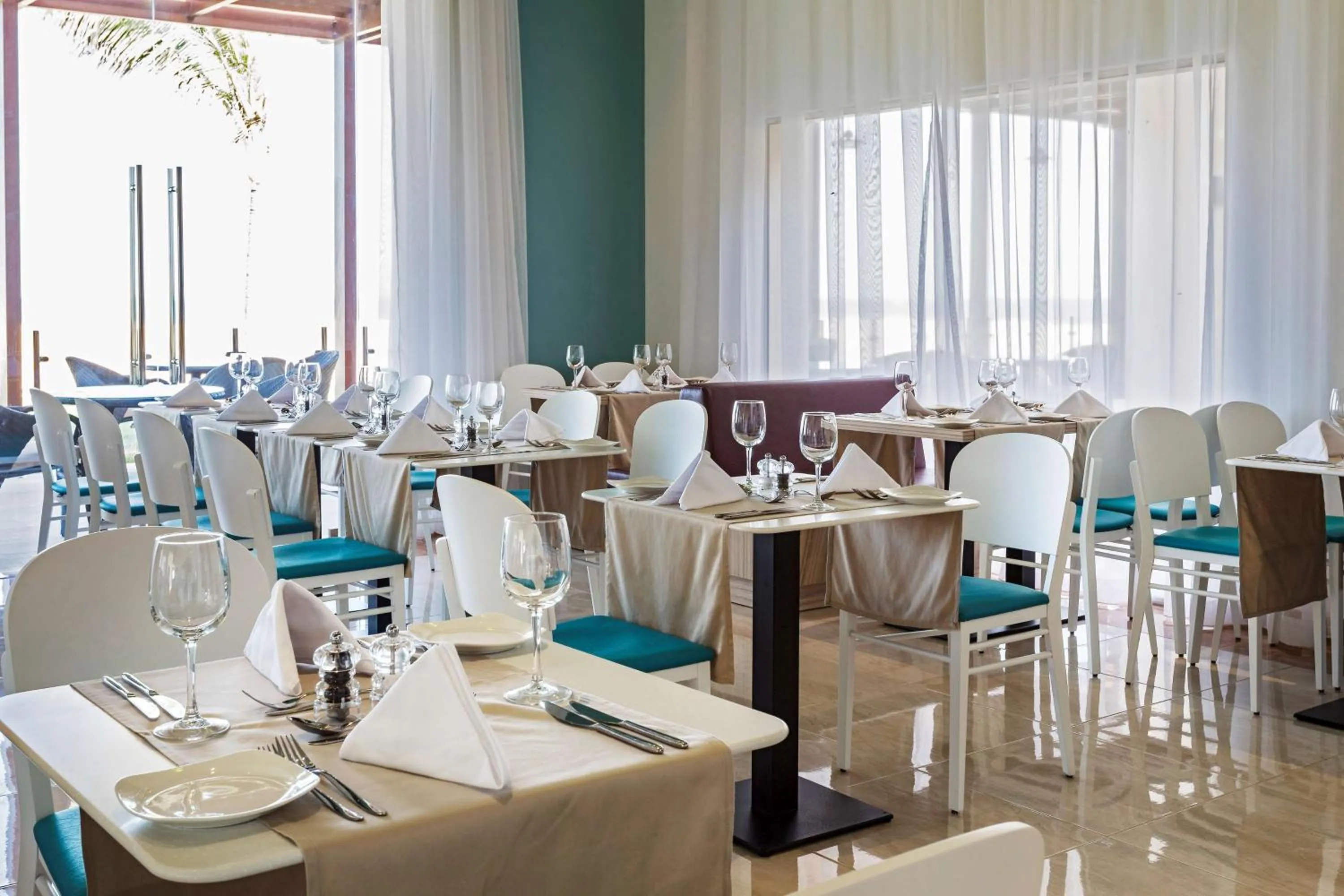 Restaurant/places to eat in Park Inn by Radisson Hotel and Residence Duqm