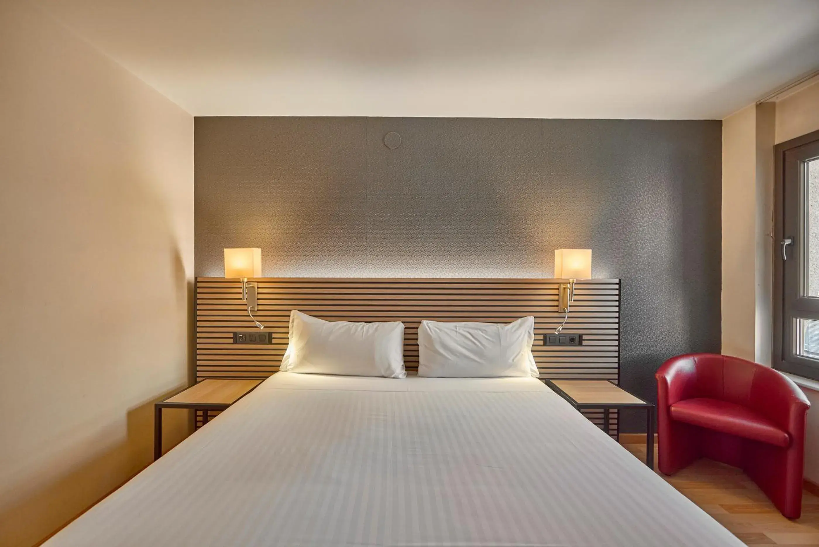 Bed in Civis Jaime I Bed in Civis Jaime I