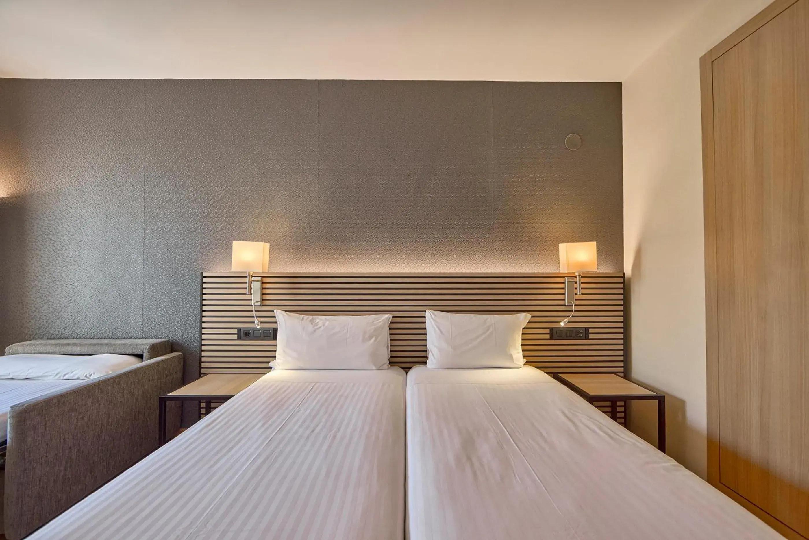 Bed in Civis Jaime I Bed in Civis Jaime I