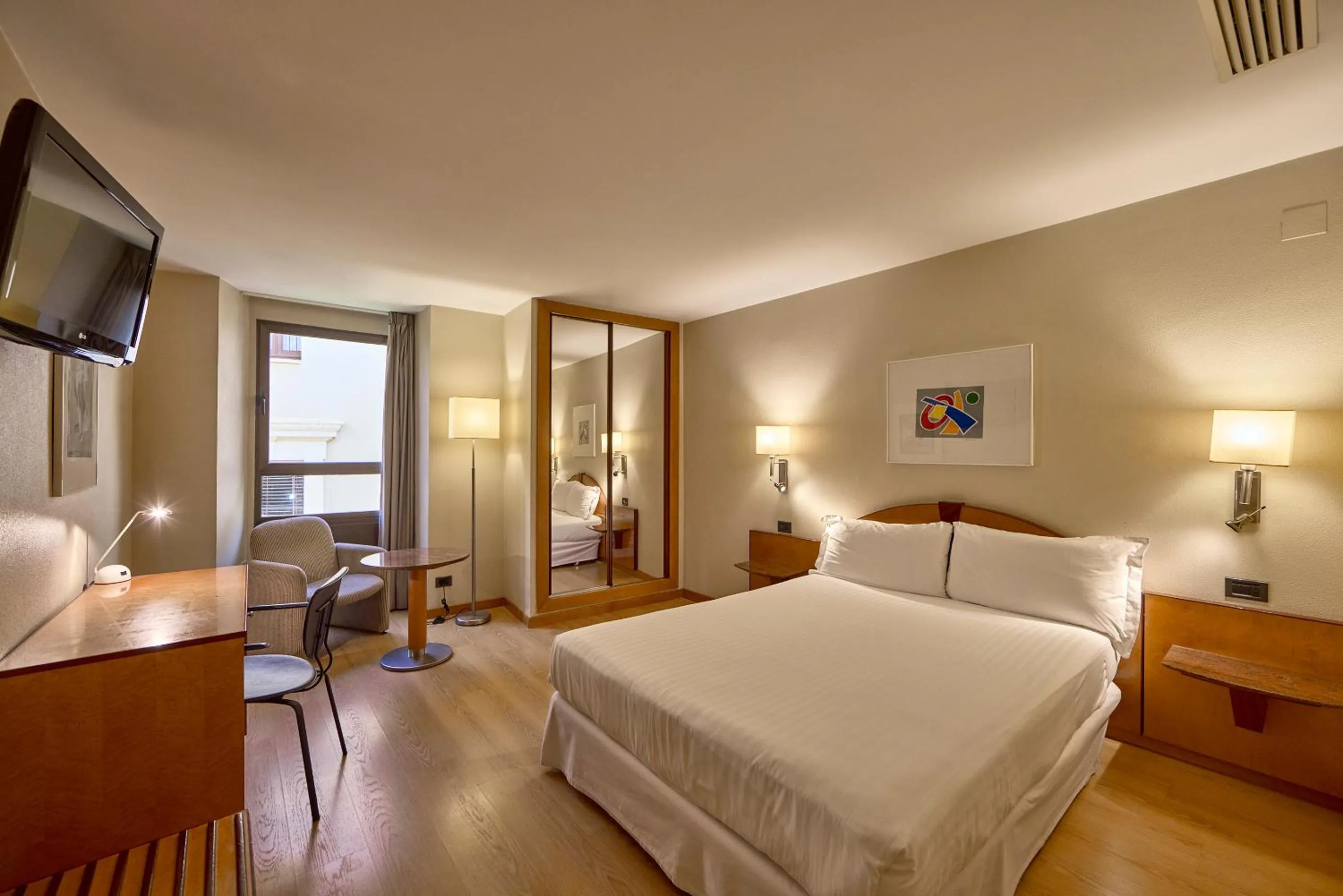 Photo of the whole room, Bed in Civis Jaime I