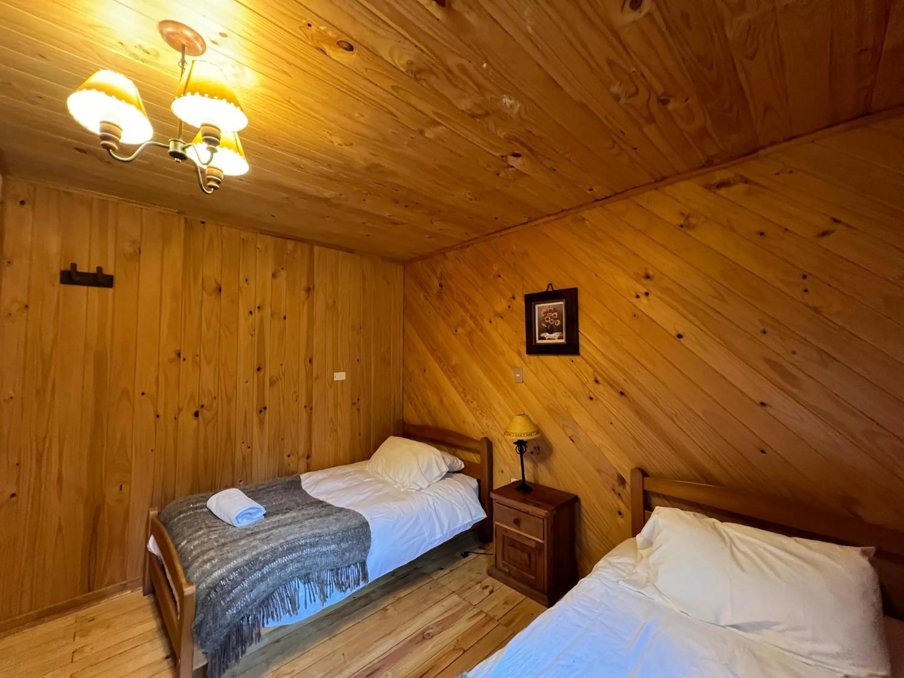 Bedroom, Bed in Green Baker Lodge