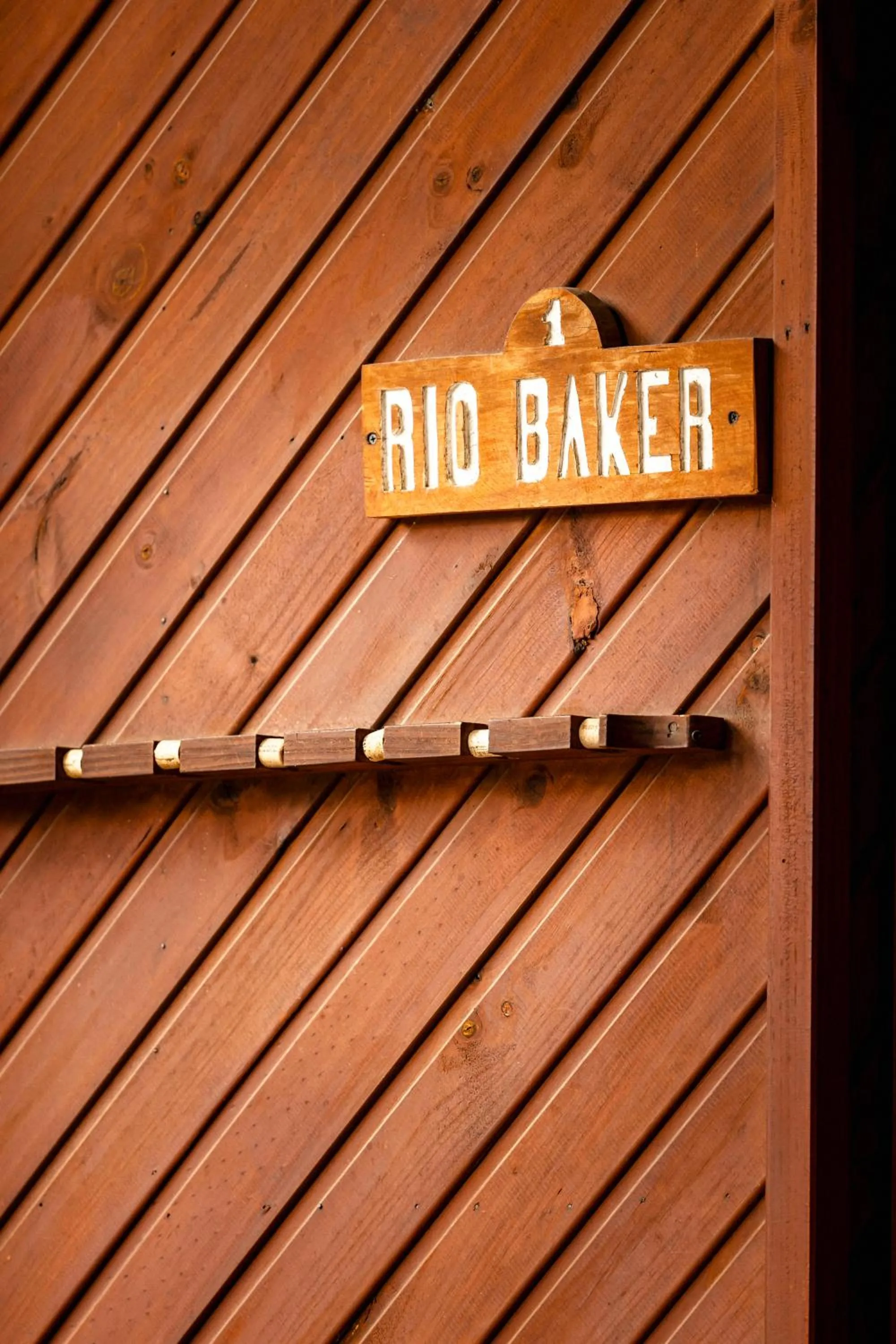 Logo/Certificate/Sign in Green Baker Lodge