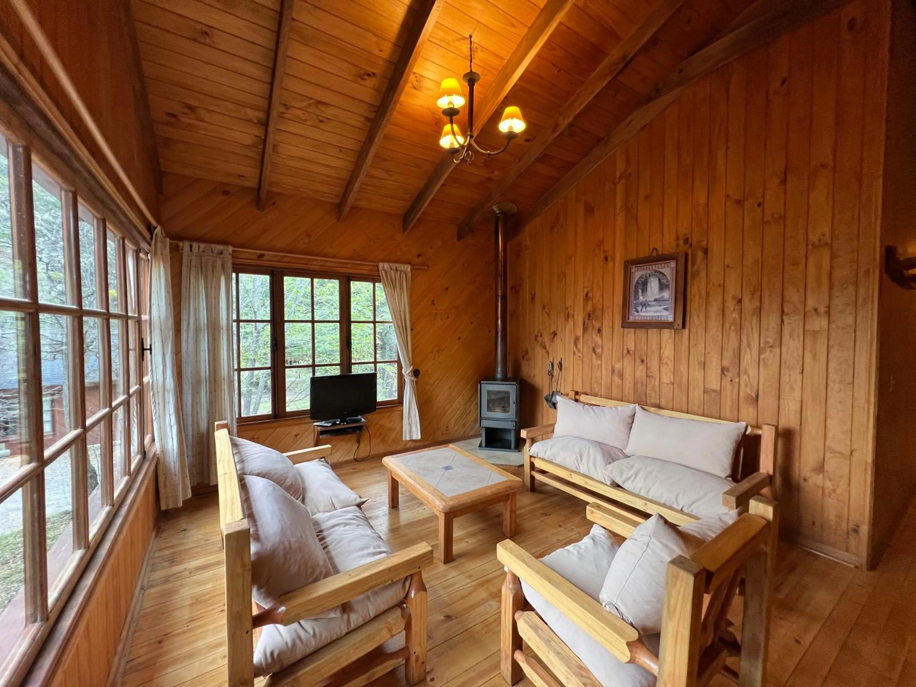 TV and multimedia in Green Baker Lodge