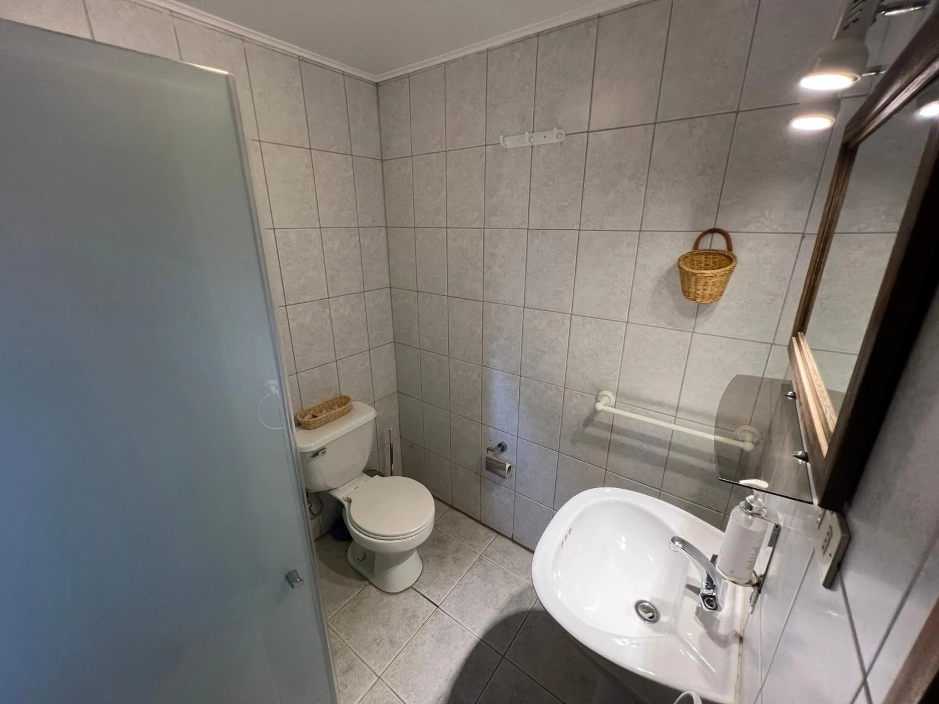 Toilet in Green Baker Lodge