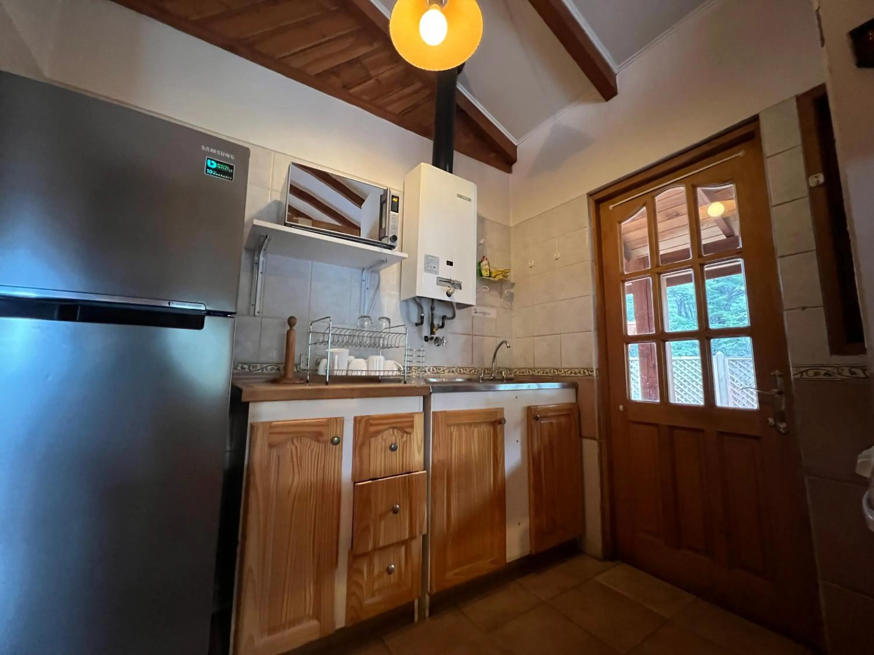 Kitchen or kitchenette in Green Baker Lodge