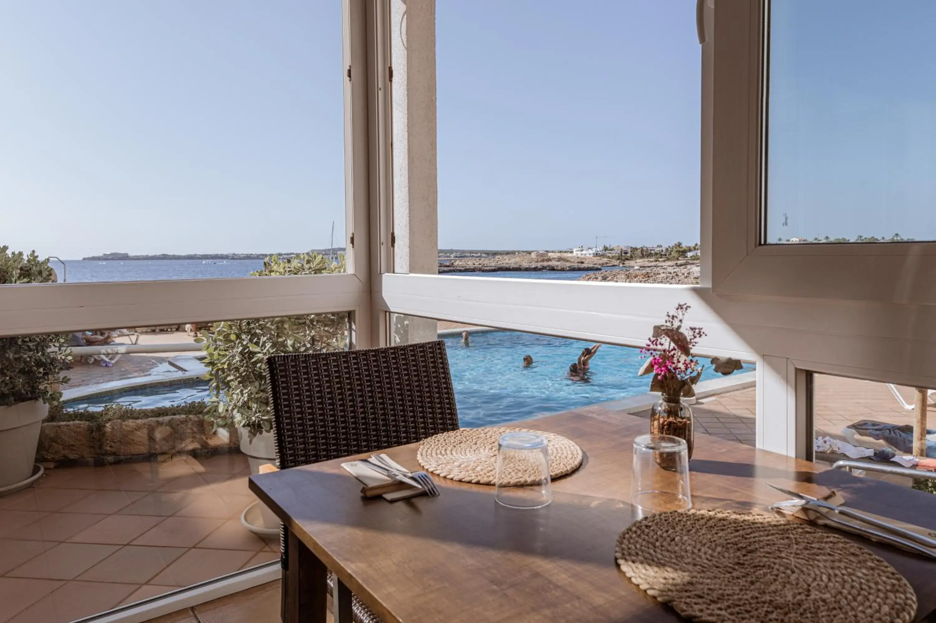 Restaurant/places to eat in Apartamentos Blancala Restaurant/places to eat in Apartamentos Blancala