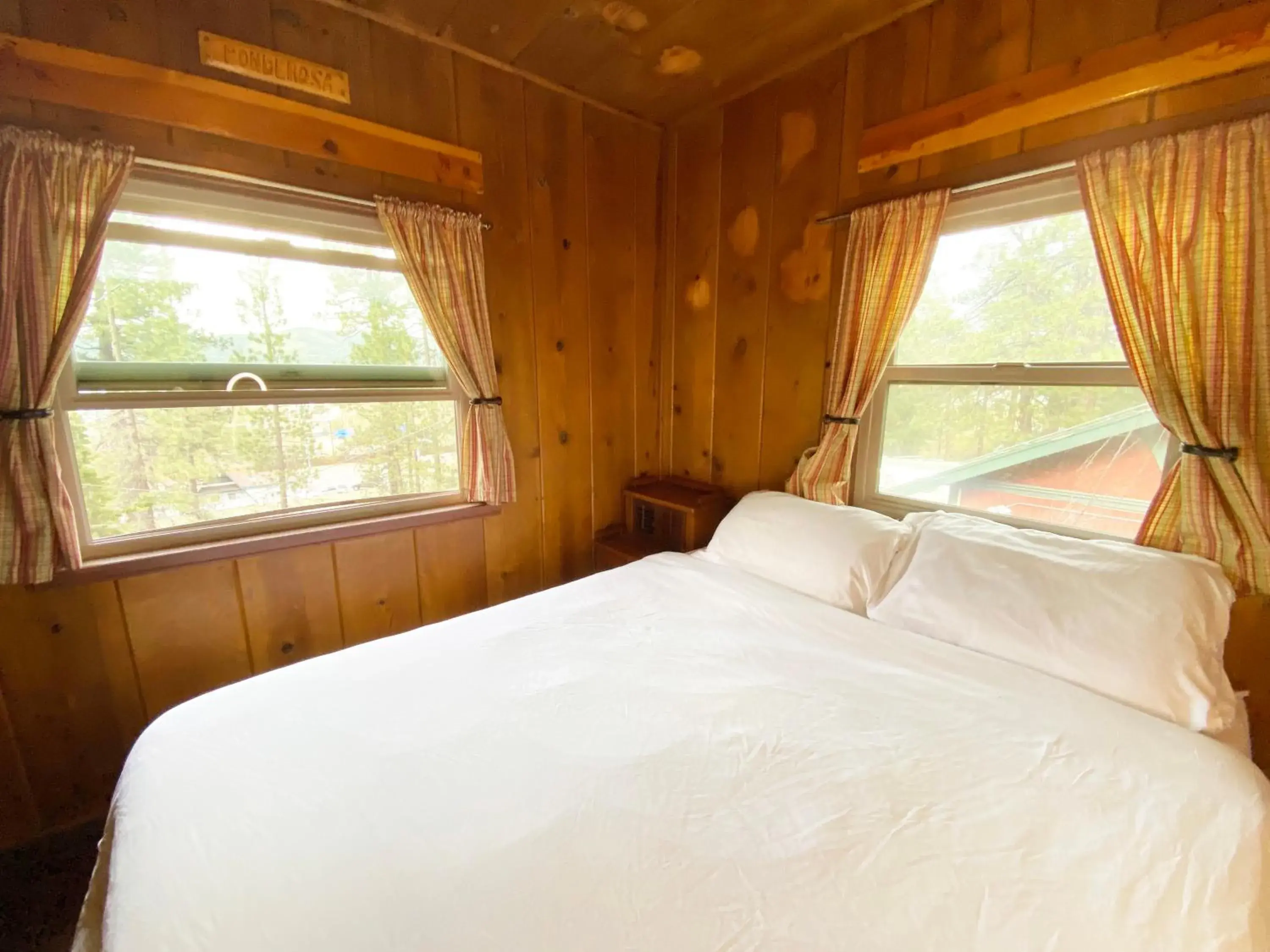 Bedroom, Bed in ITH Big Bear Lake Hostel & Lodge Bedroom, Bed in ITH Big Bear Lake Hostel & Lodge