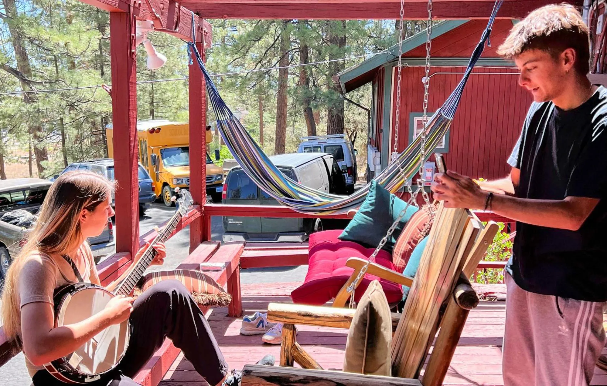Patio in ITH Big Bear Lake Hostel & Lodge
