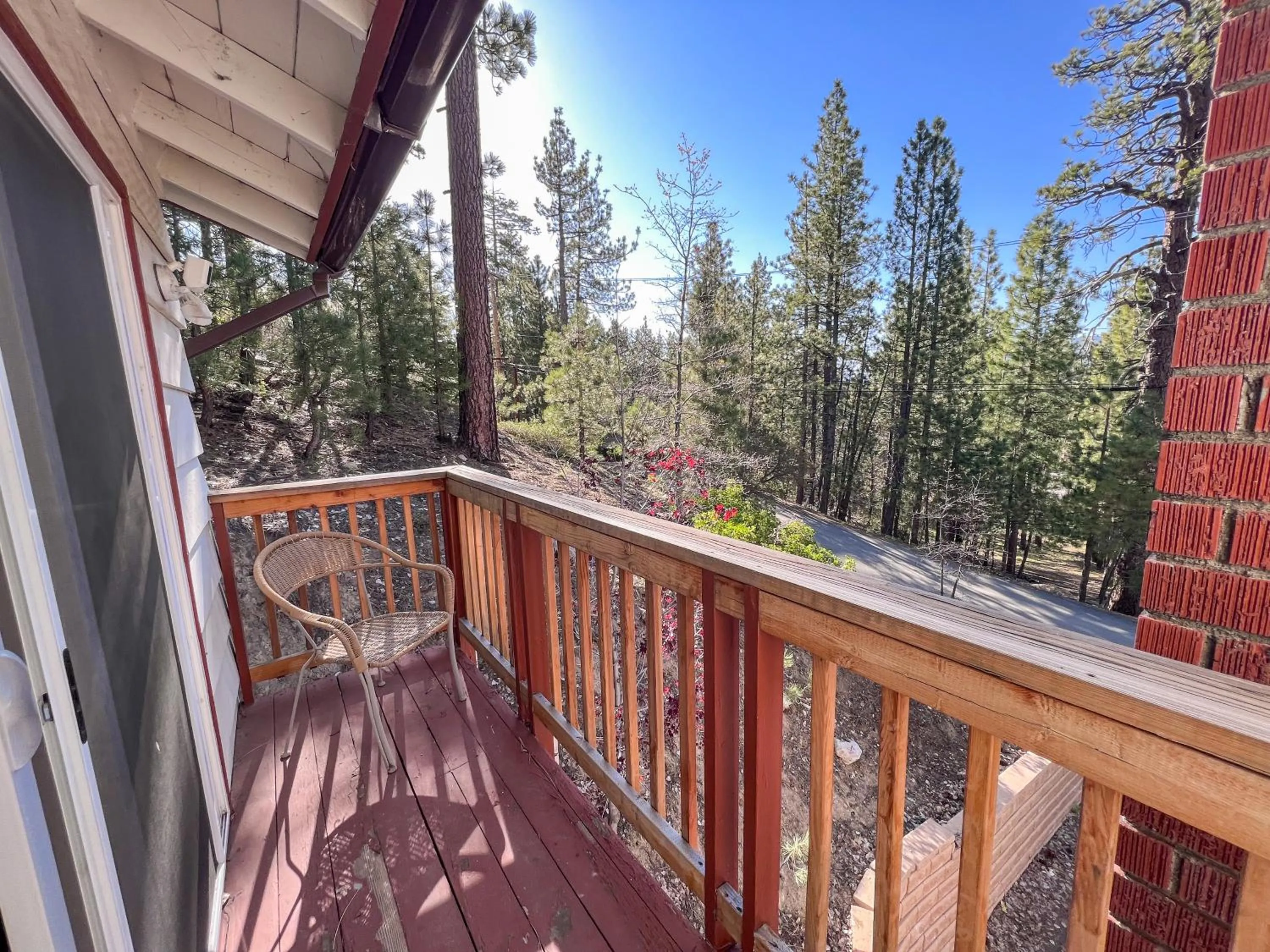 Balcony/Terrace in ITH Big Bear Lake Hostel & Lodge