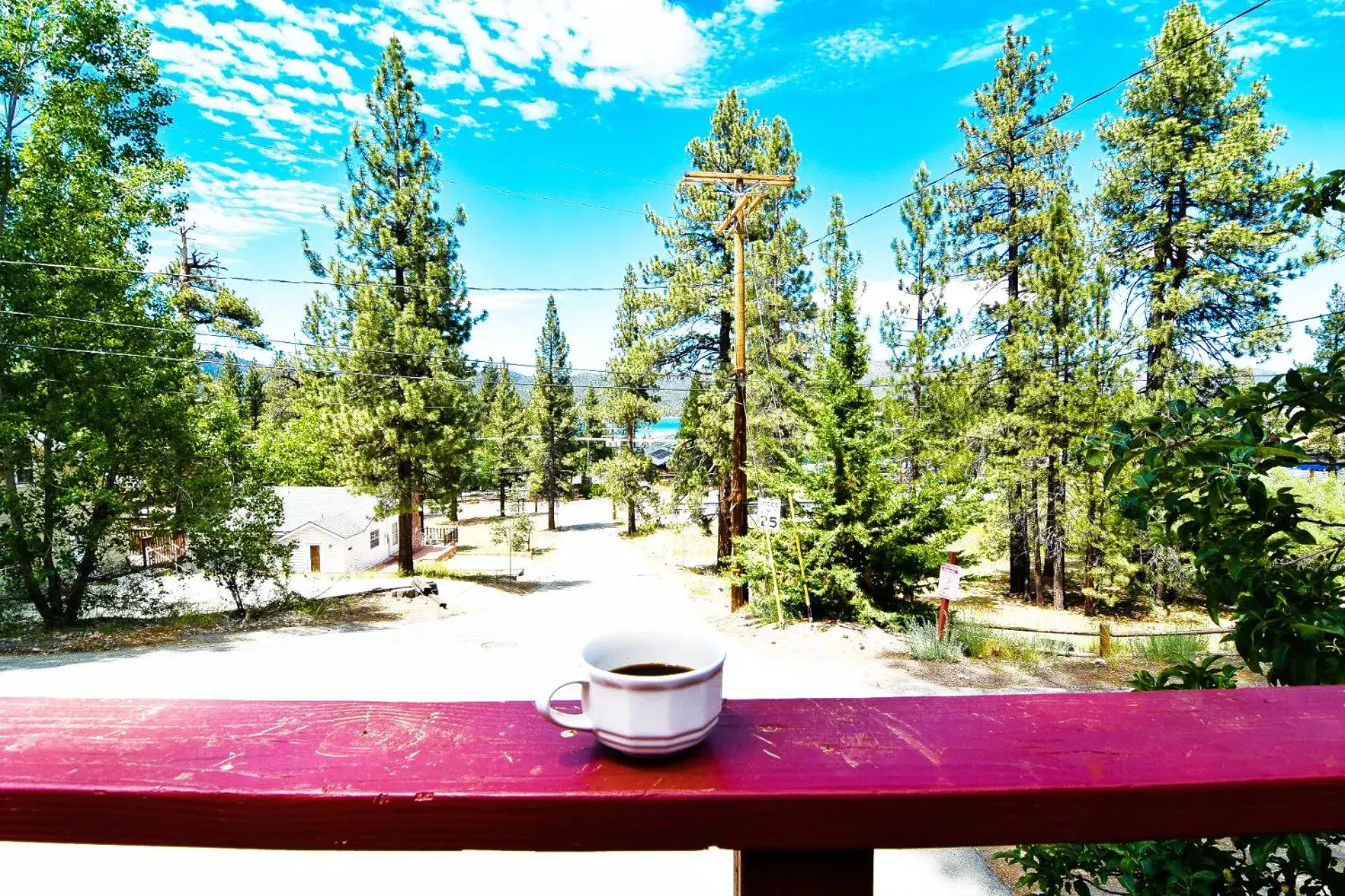 Lake view in ITH Big Bear Lake Hostel & Lodge Lake view in ITH Big Bear Lake Hostel & Lodge