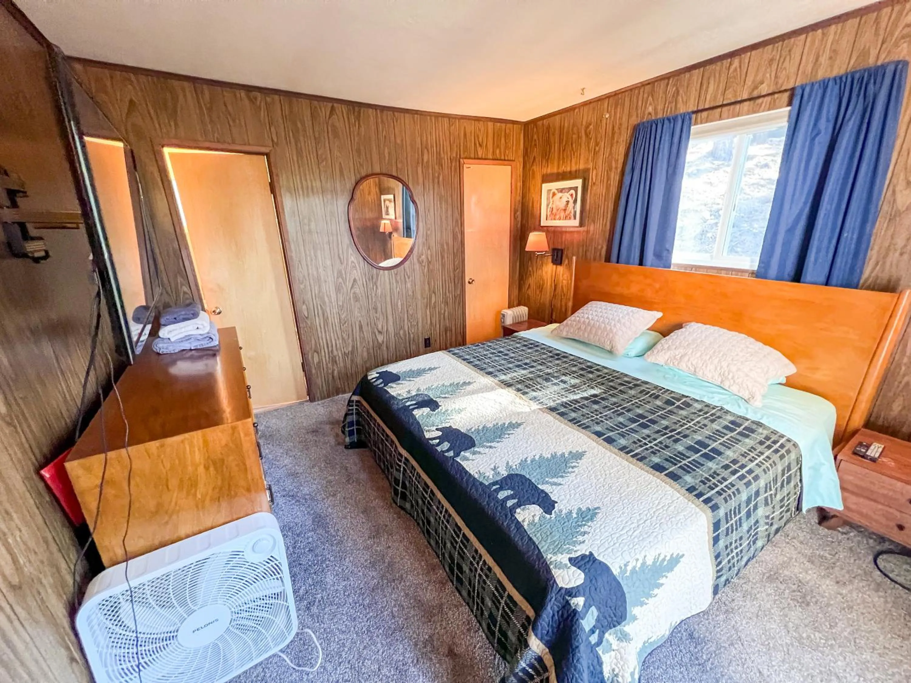 Bedroom, Bed in ITH Big Bear Lake Hostel & Lodge