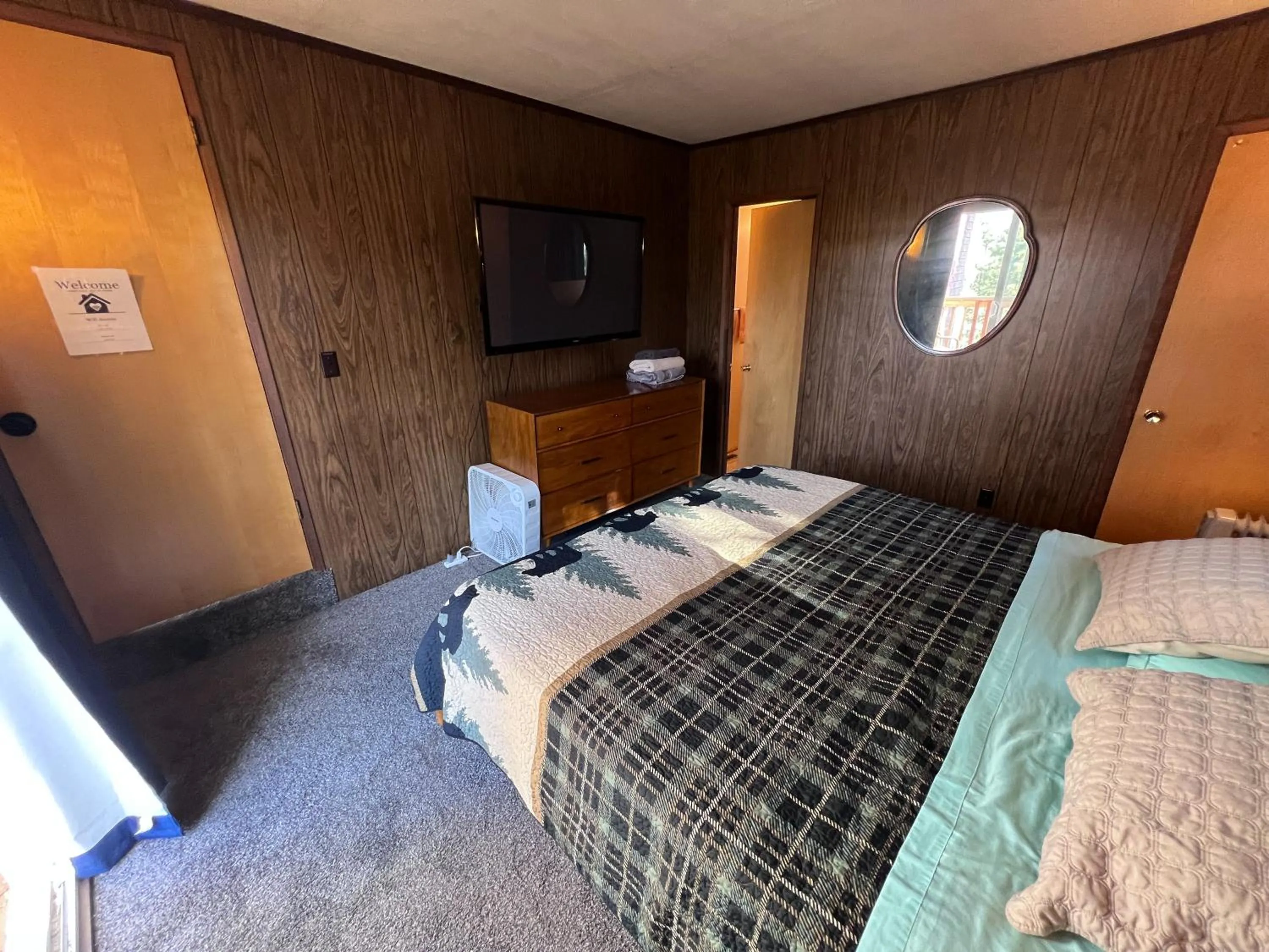 Bedroom, Bed in ITH Big Bear Lake Hostel & Lodge