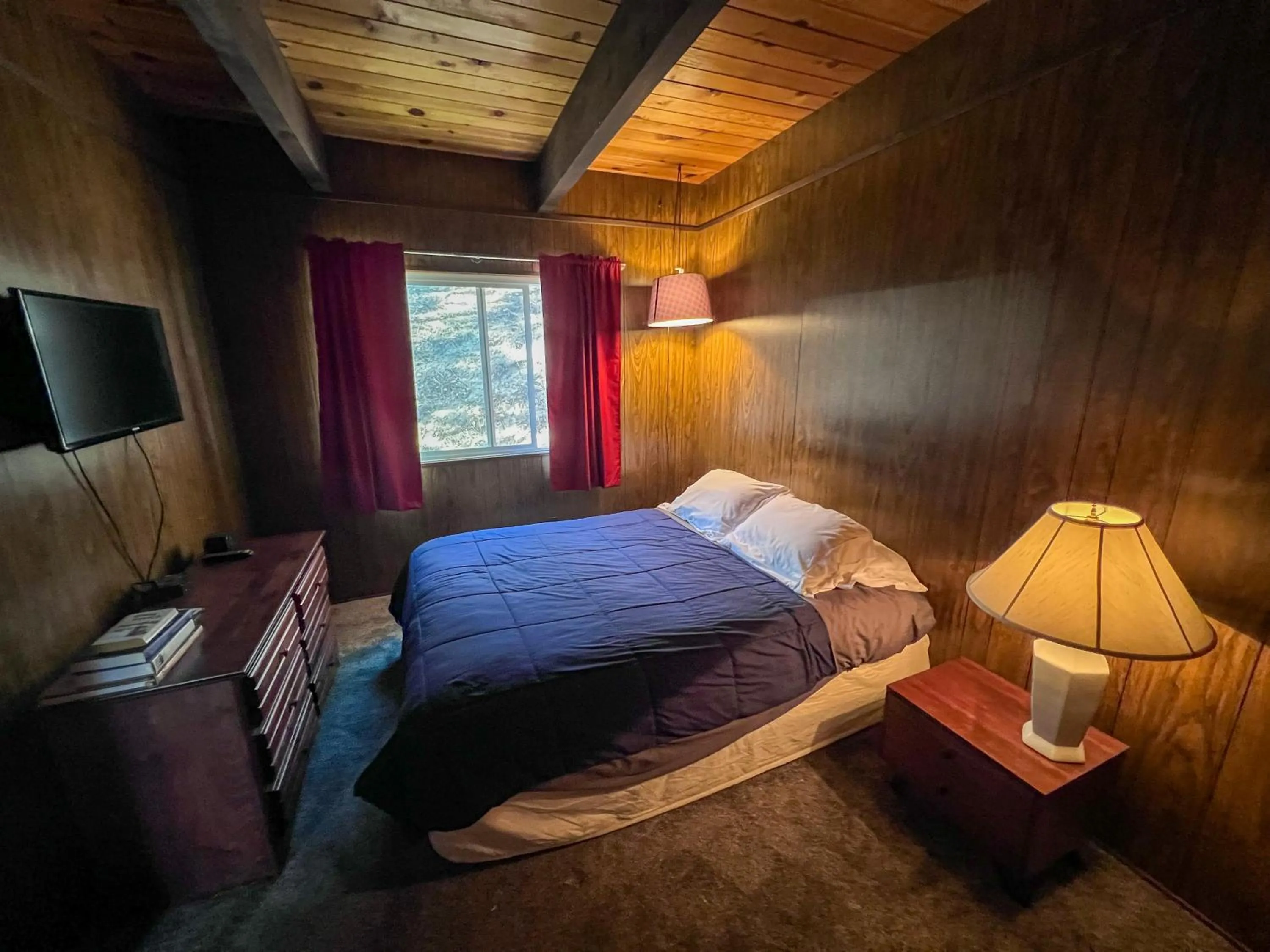 Bedroom, Bed in ITH Big Bear Lake Hostel & Lodge