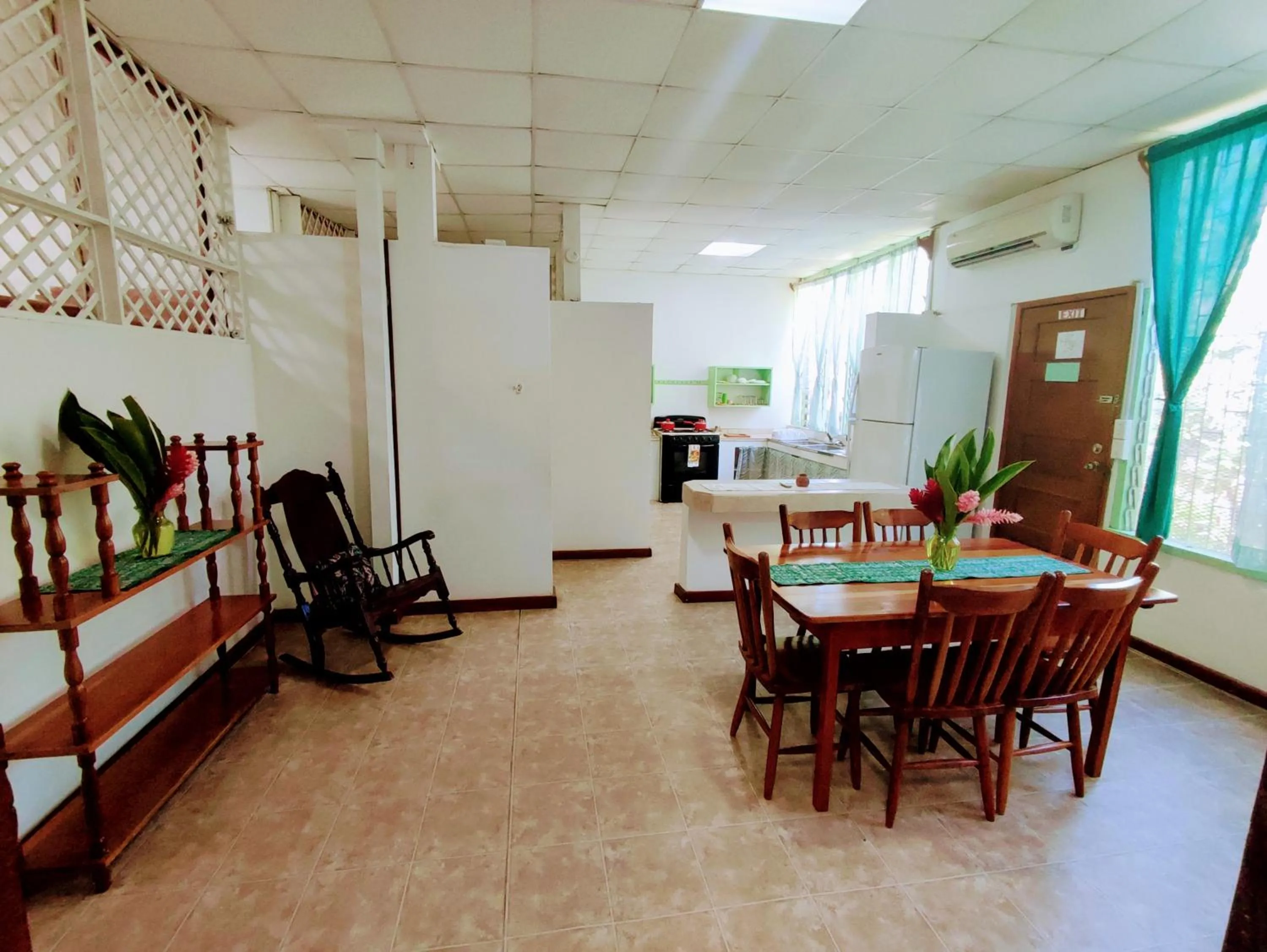 Dining area in Maya Mountain Lodge