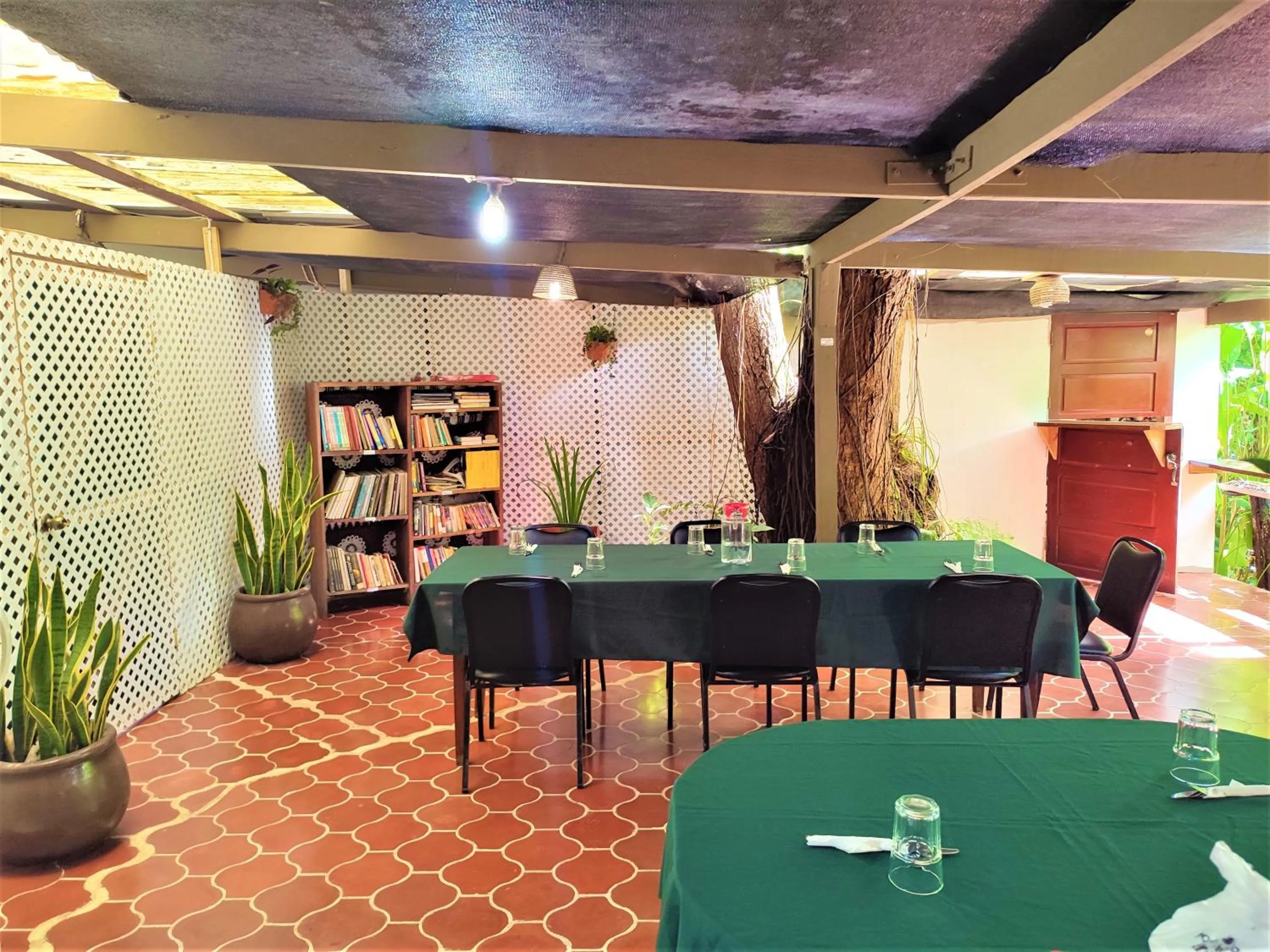 Restaurant/places to eat in Maya Mountain Lodge