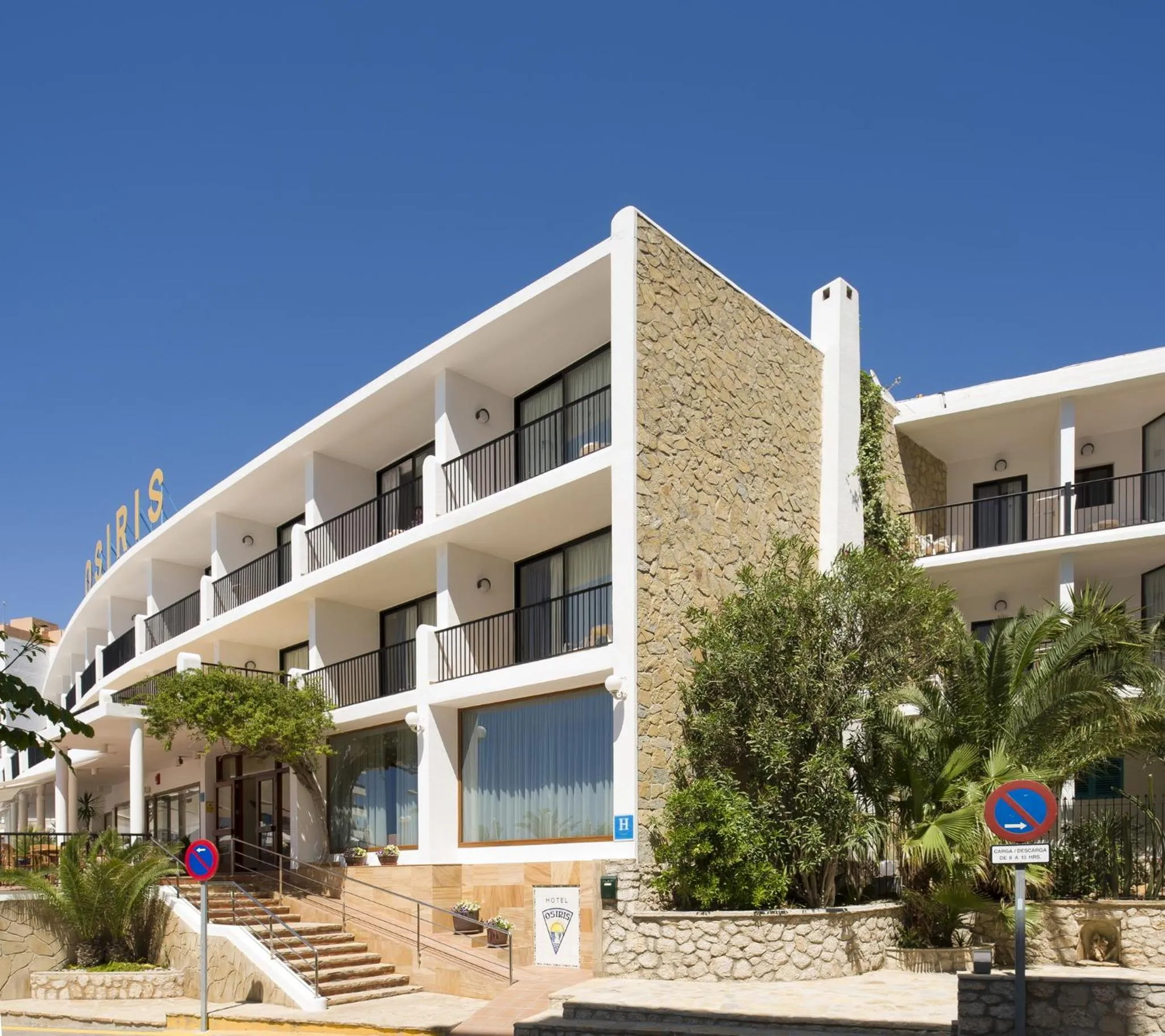 Facade/entrance in Hotel Osiris Ibiza